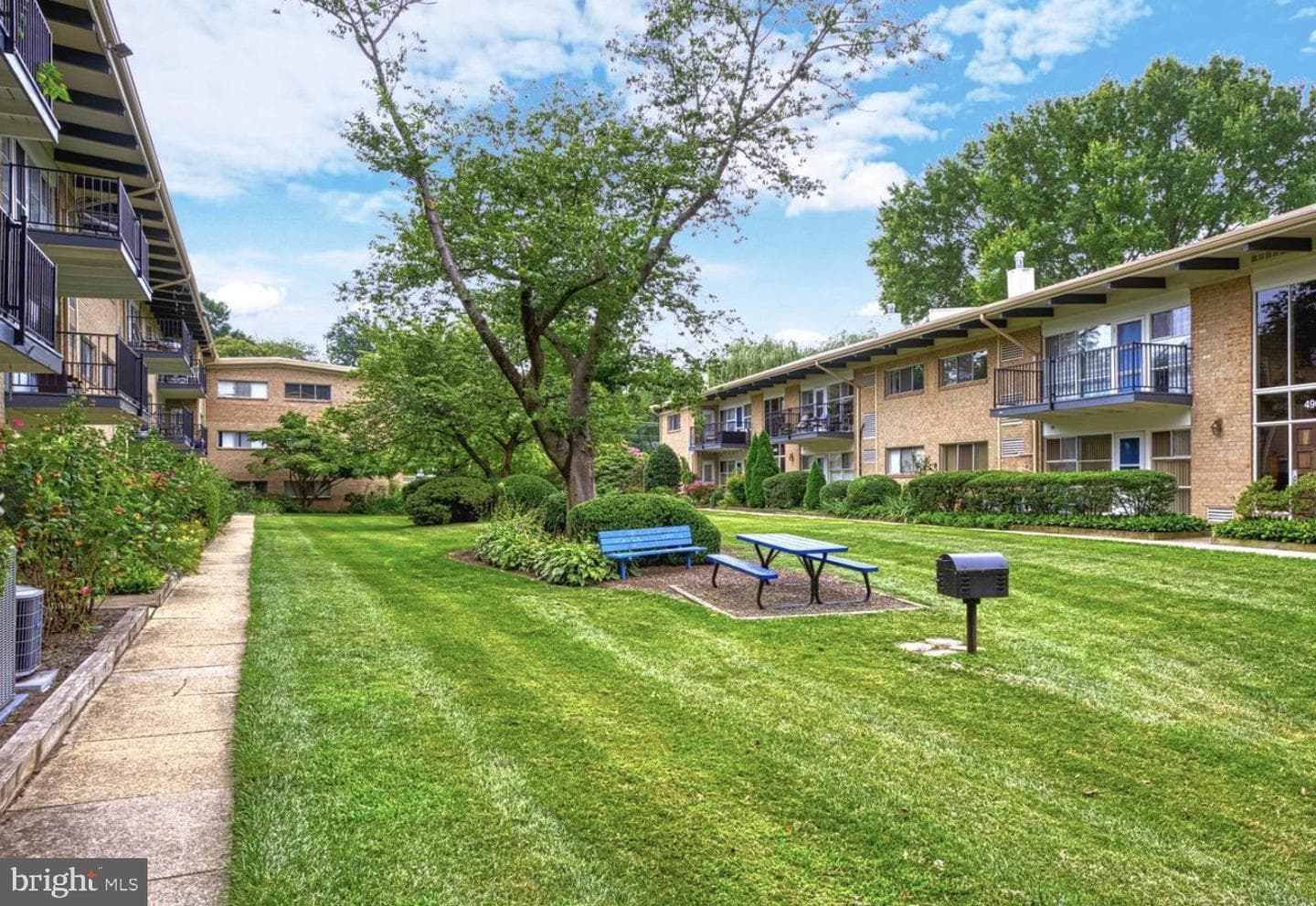 4901 Americana Drive #202 photo 30