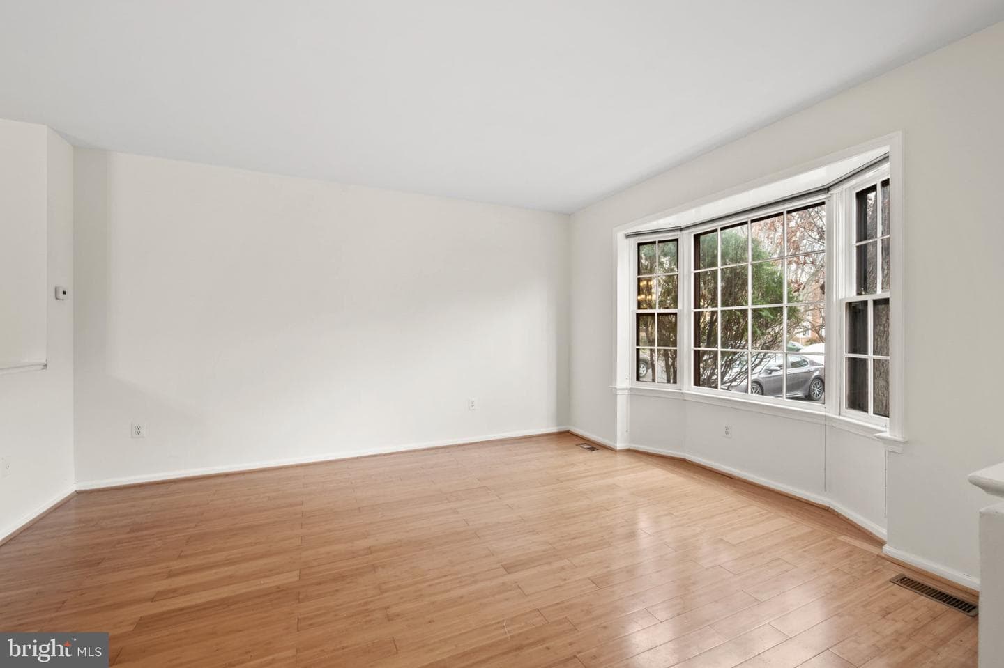 2880 Kelly Square photo 2
