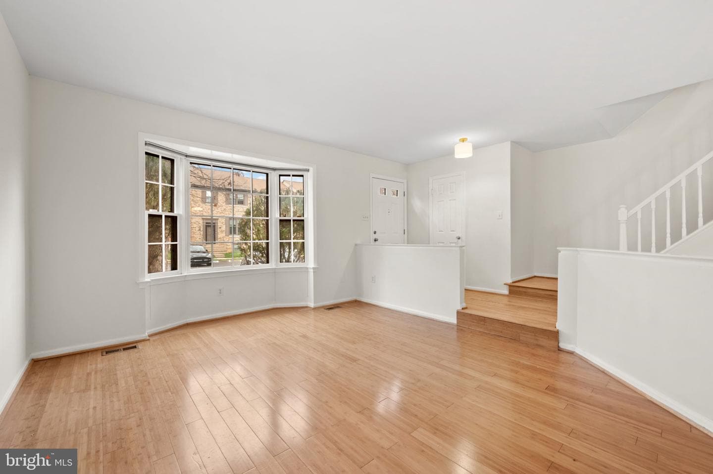 2880 Kelly Square photo 3