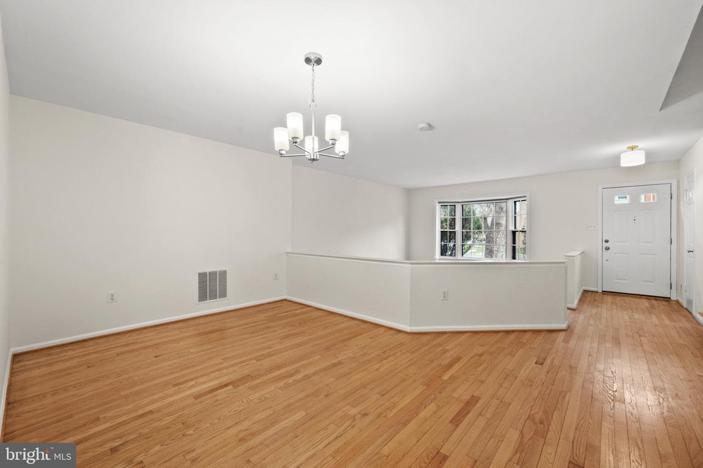 2880 Kelly Square photo 5