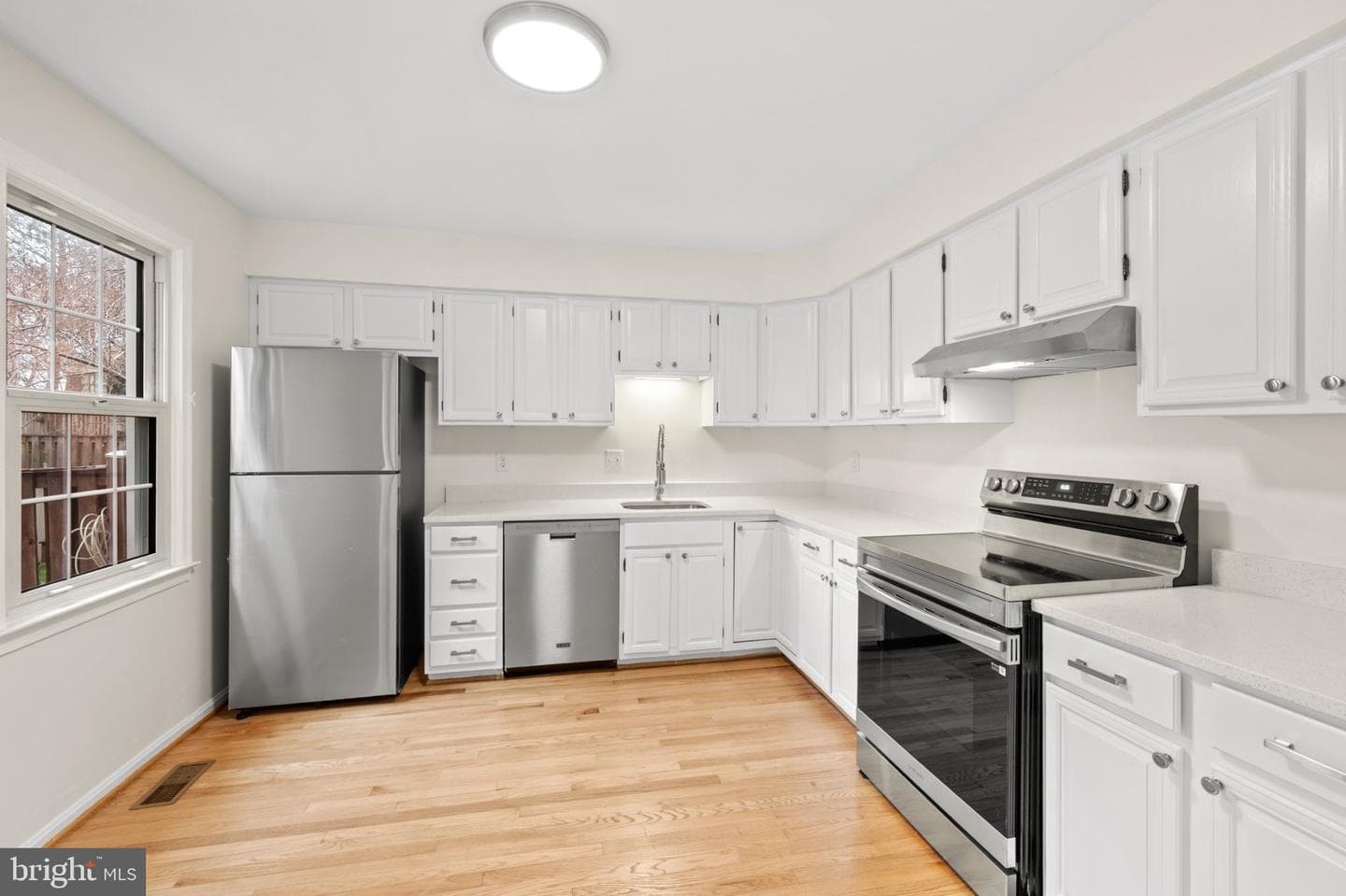 2880 Kelly Square photo 7