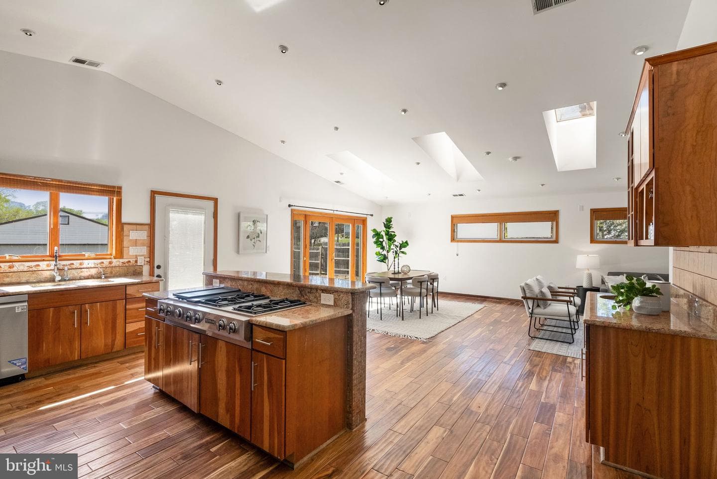 8737 Redman Street photo 11