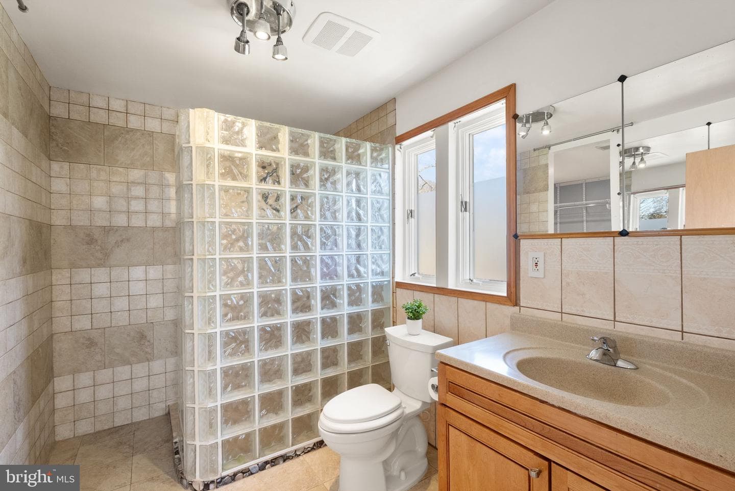 8737 Redman Street photo 29