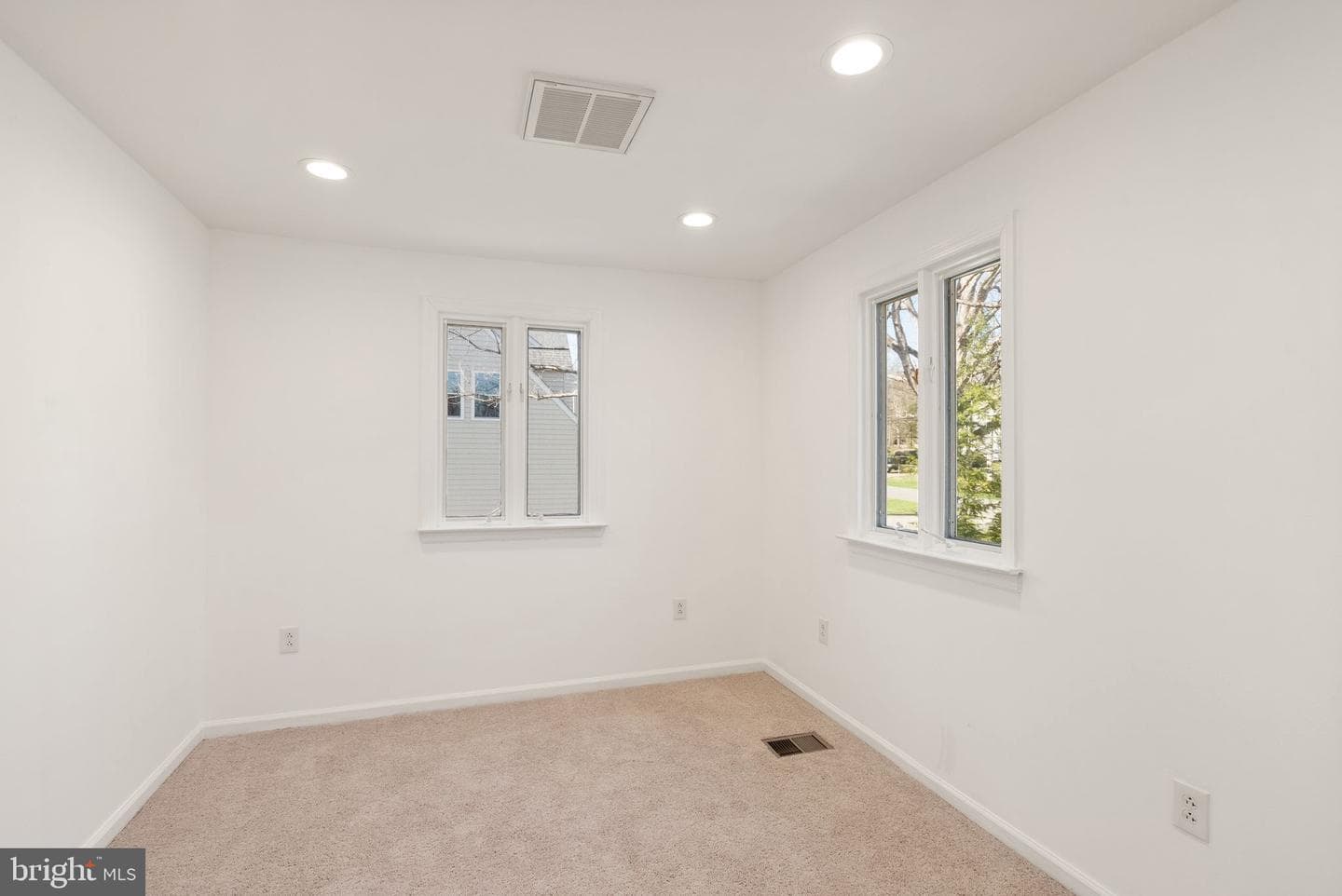 8737 Redman Street photo 44
