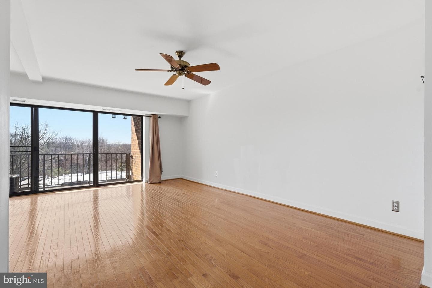 4414 Island Place #302 photo 10