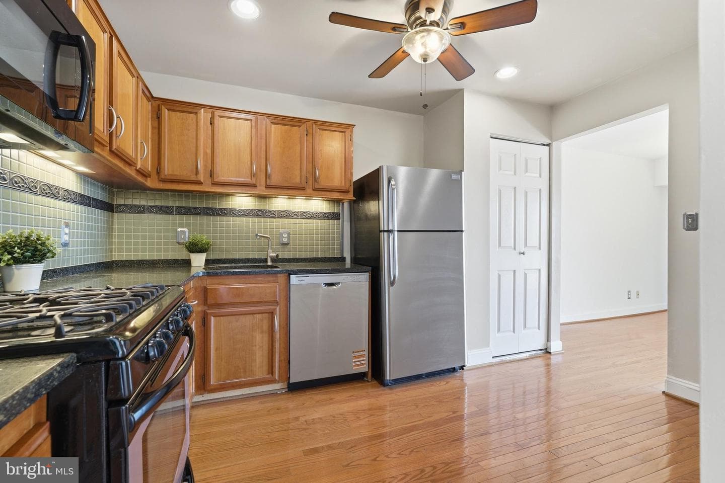 4414 Island Place #302 photo 18