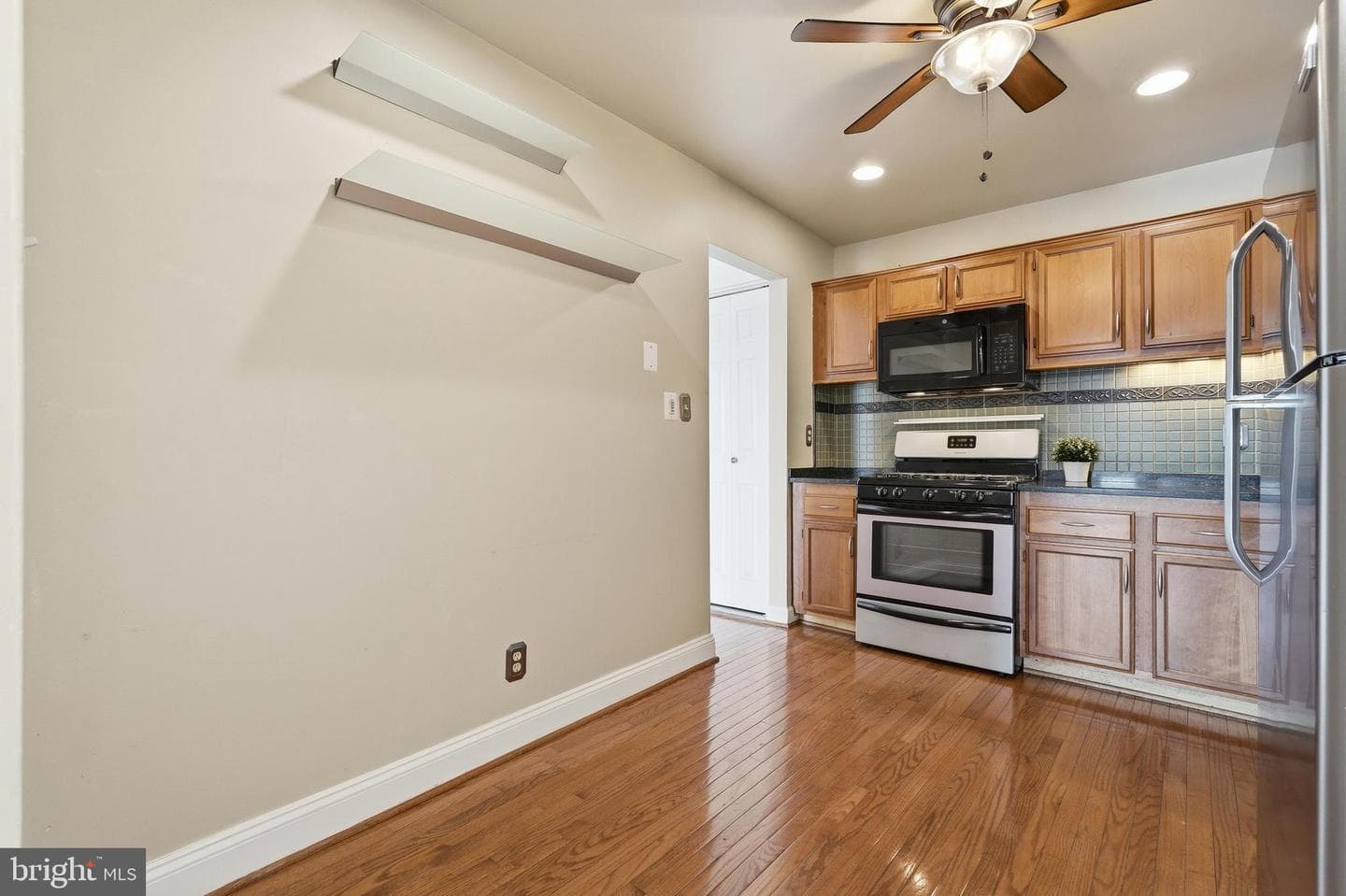 4414 Island Place #302 photo 22