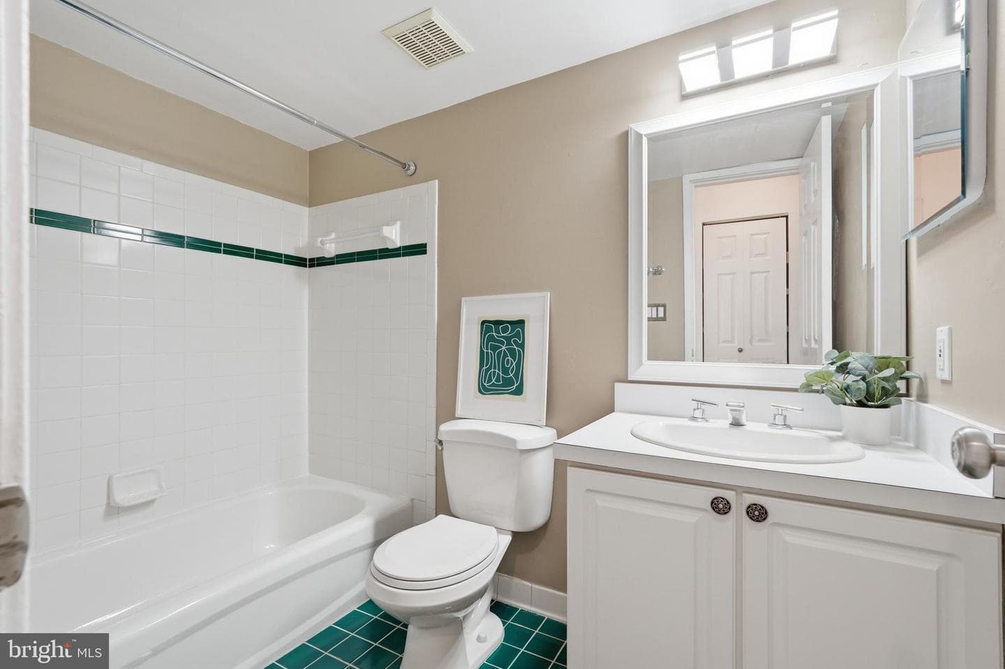 4414 Island Place #302 photo 23