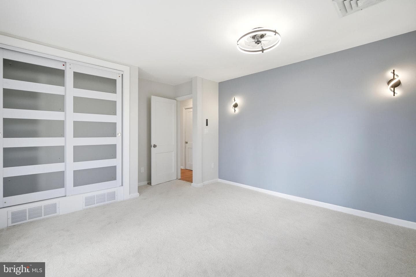 7917 Ashton Street photo 32