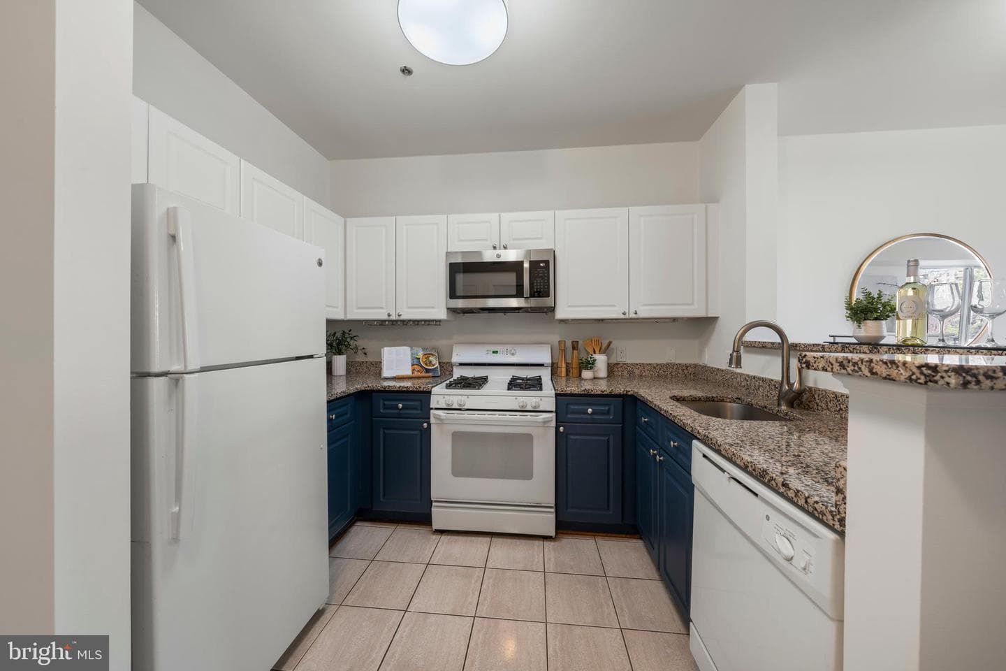 1625 International Drive #314 photo 7