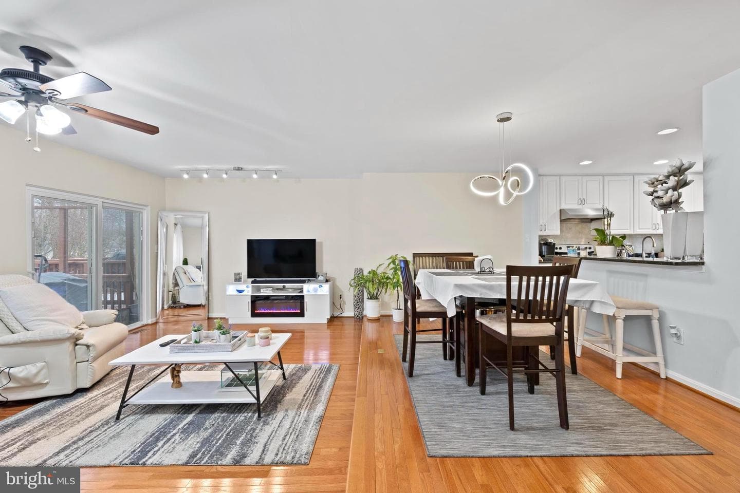 3930 Collis Oak Court photo 4