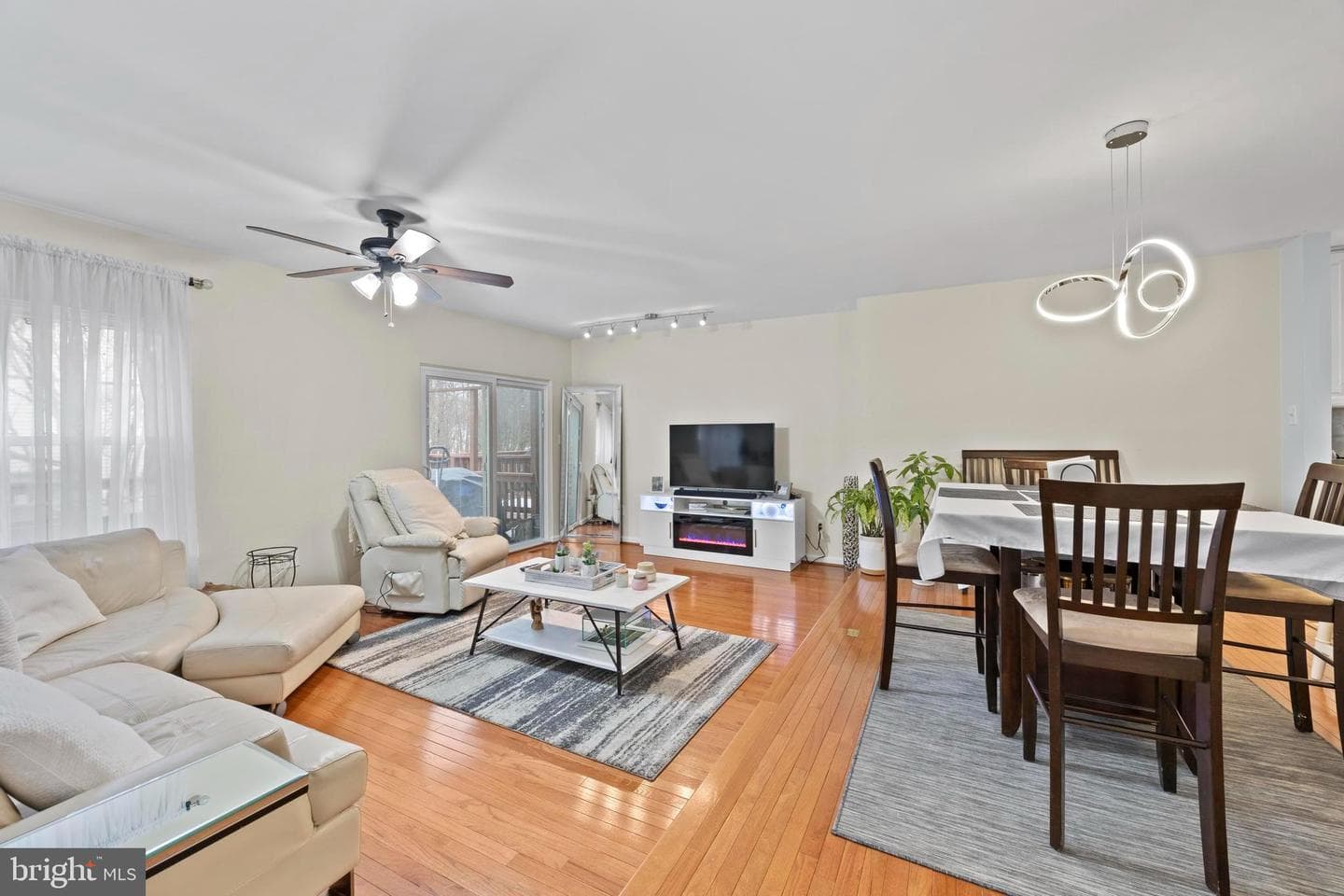 3930 Collis Oak Court photo 5