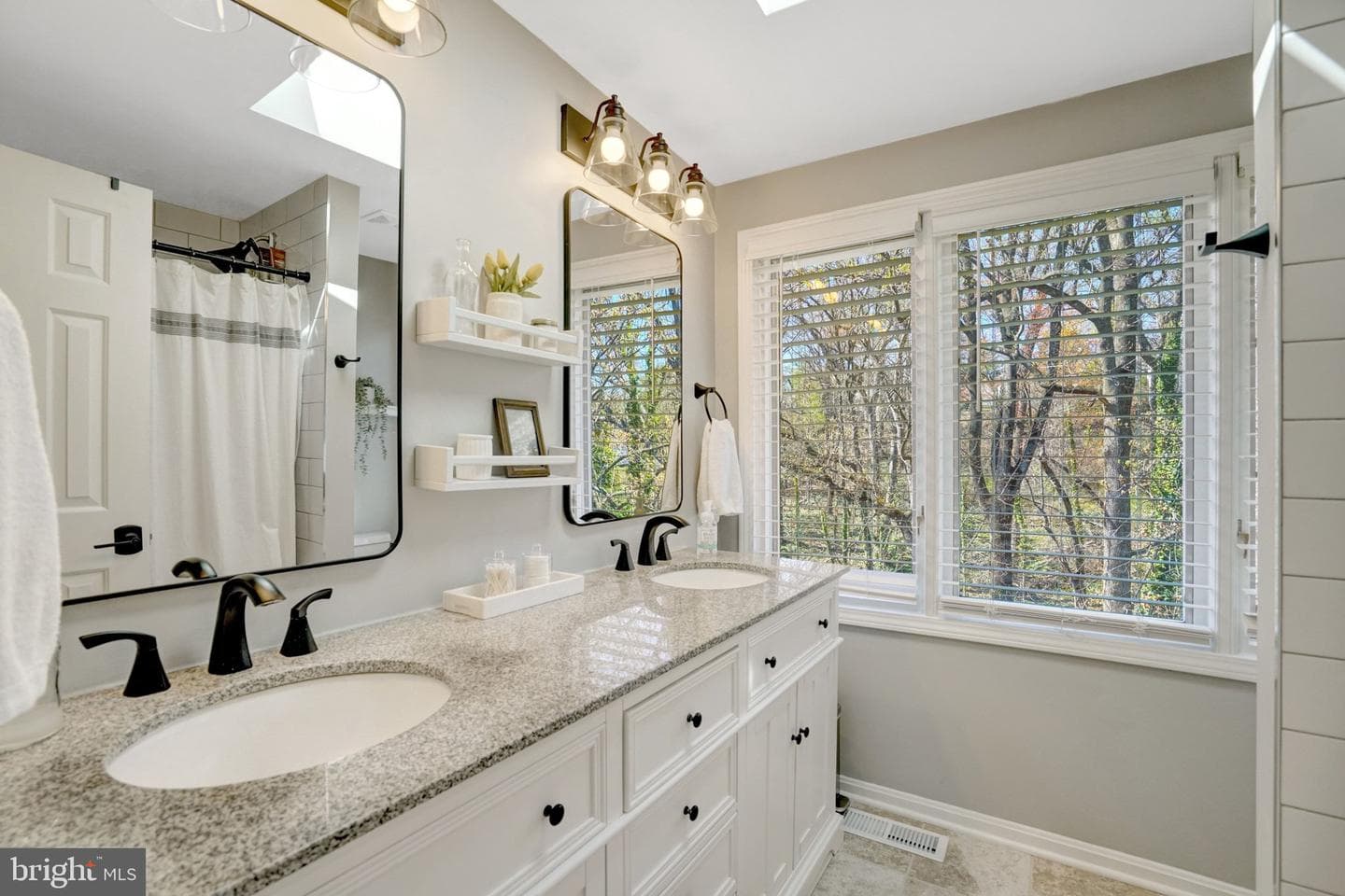 2008 Swan Terrace photo 55