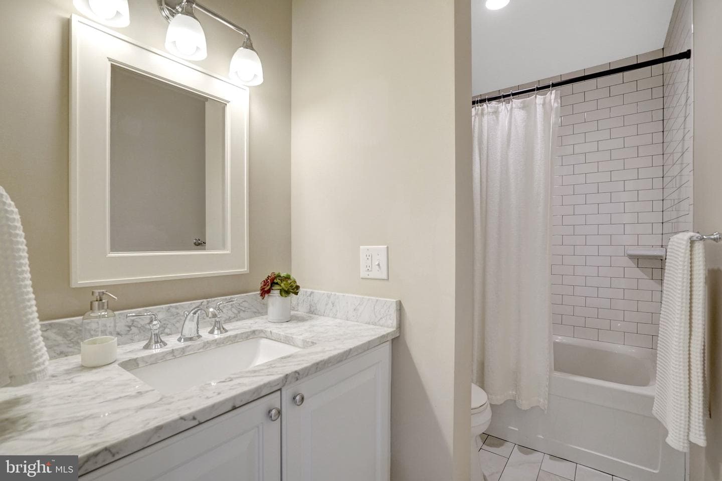2008 Swan Terrace photo 67