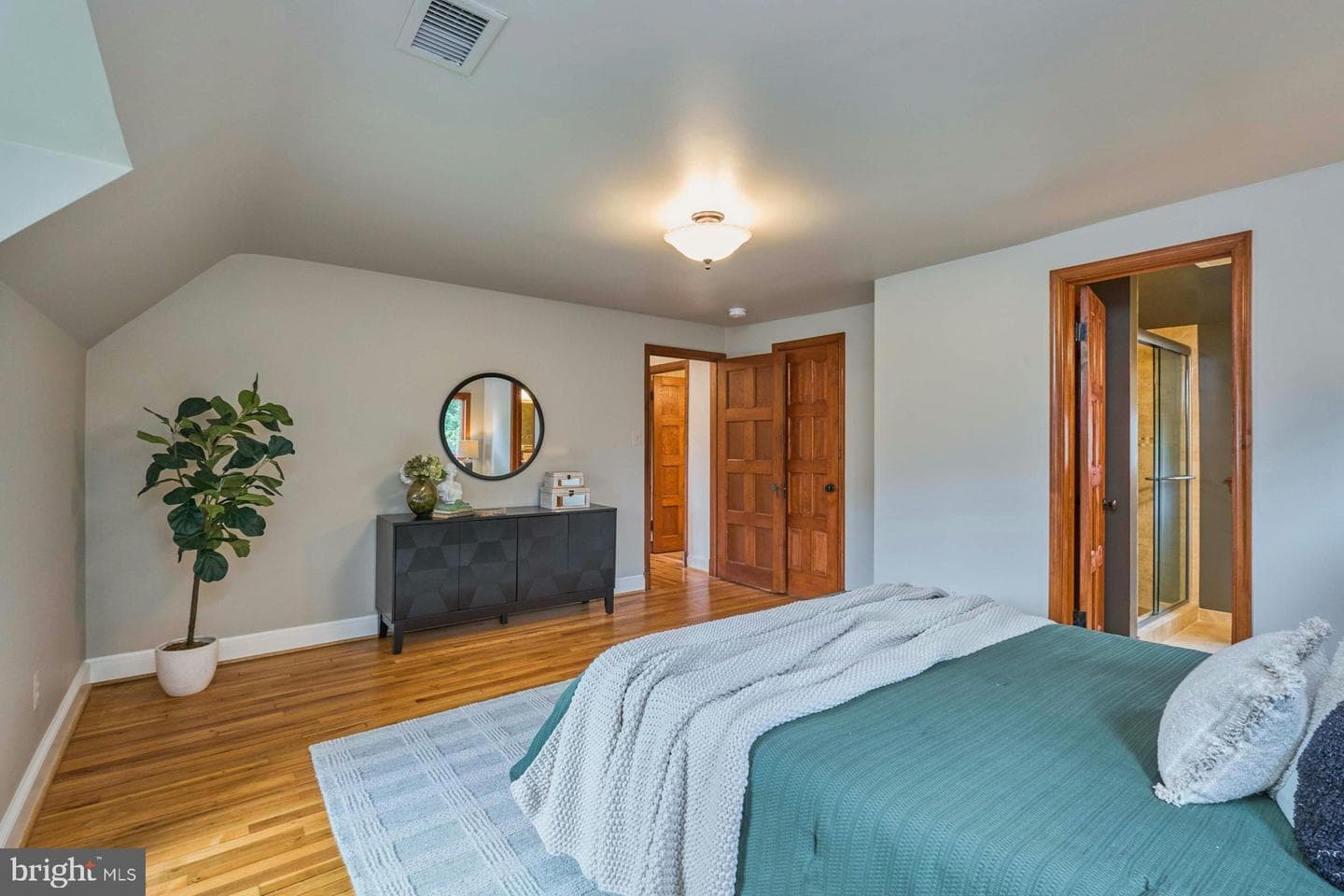 6586 Braddock Road photo 28