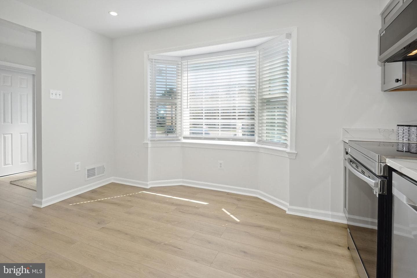 4638 Linmar Court photo 4