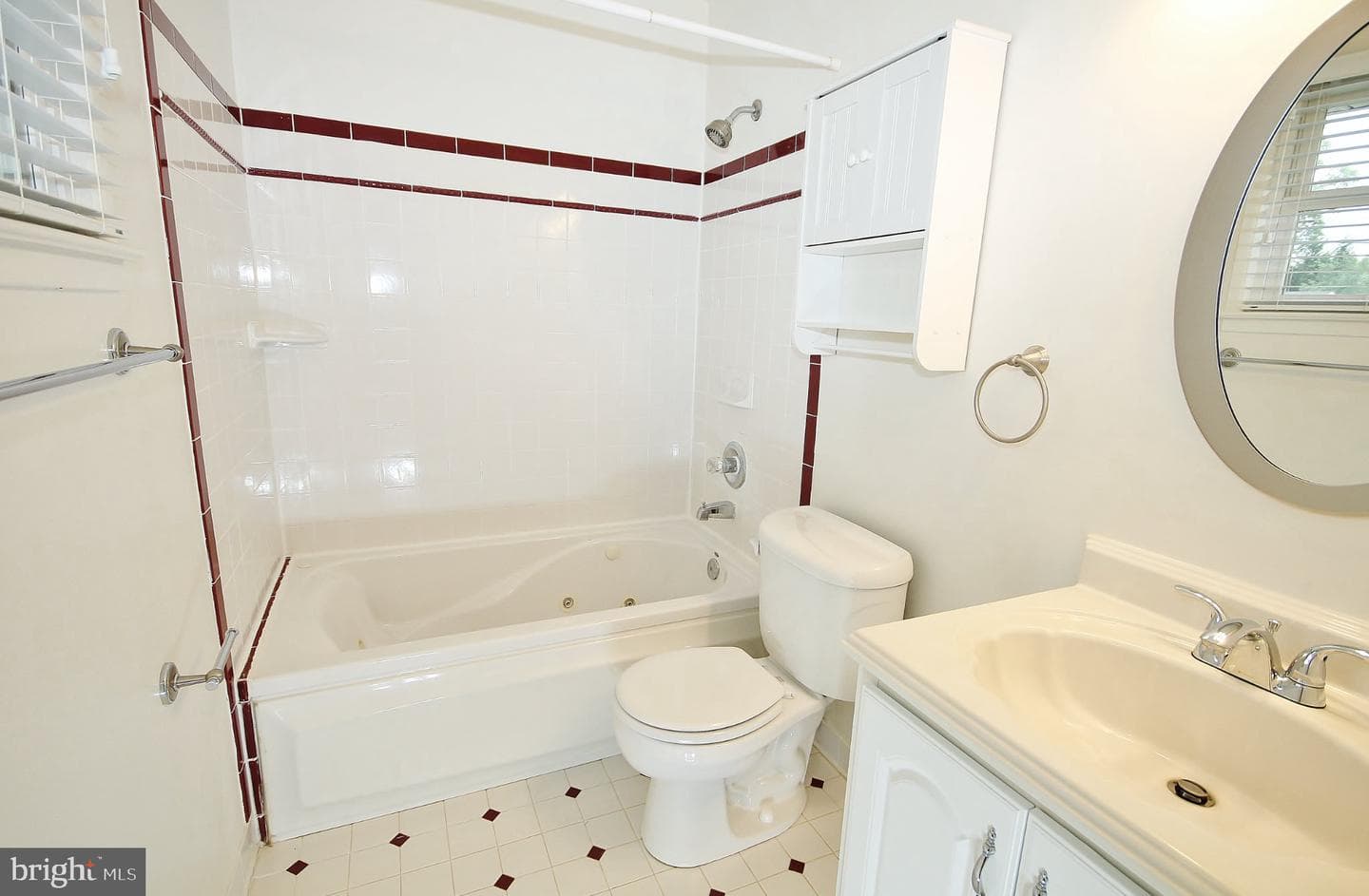 5504 Inverchapel Road photo 15