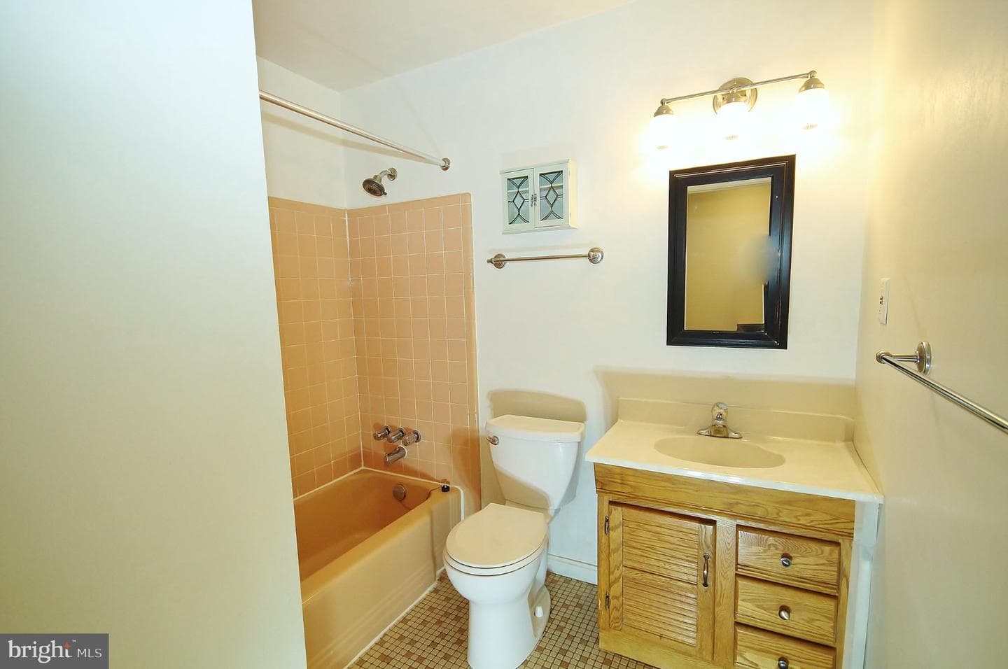 5504 Inverchapel Road photo 18