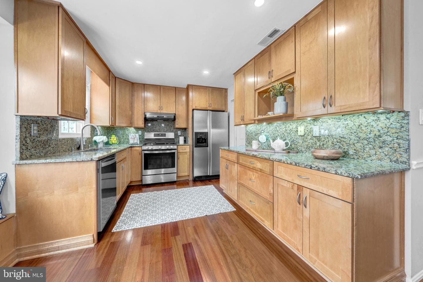 9359 Robnel Place photo 15