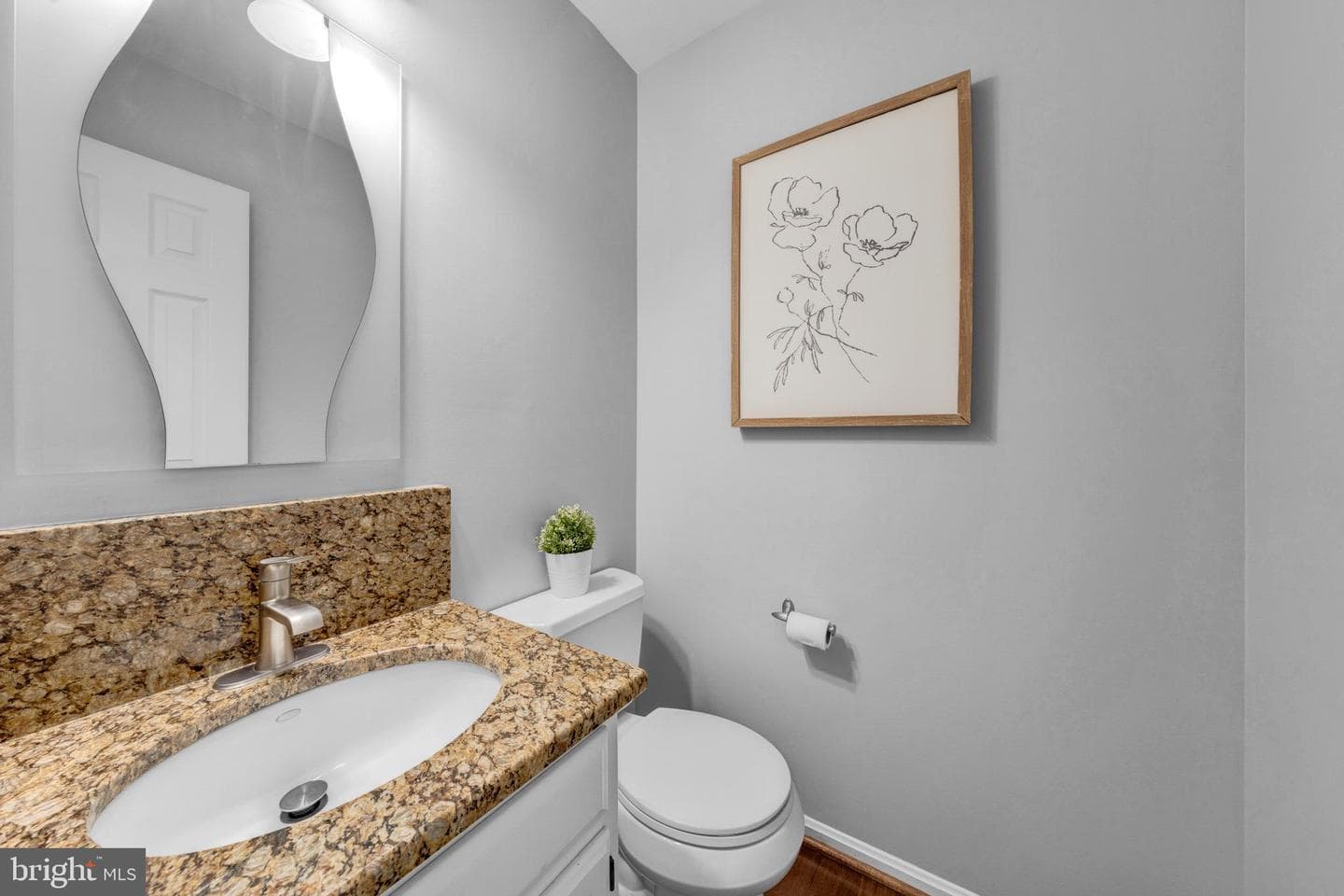 9359 Robnel Place photo 18