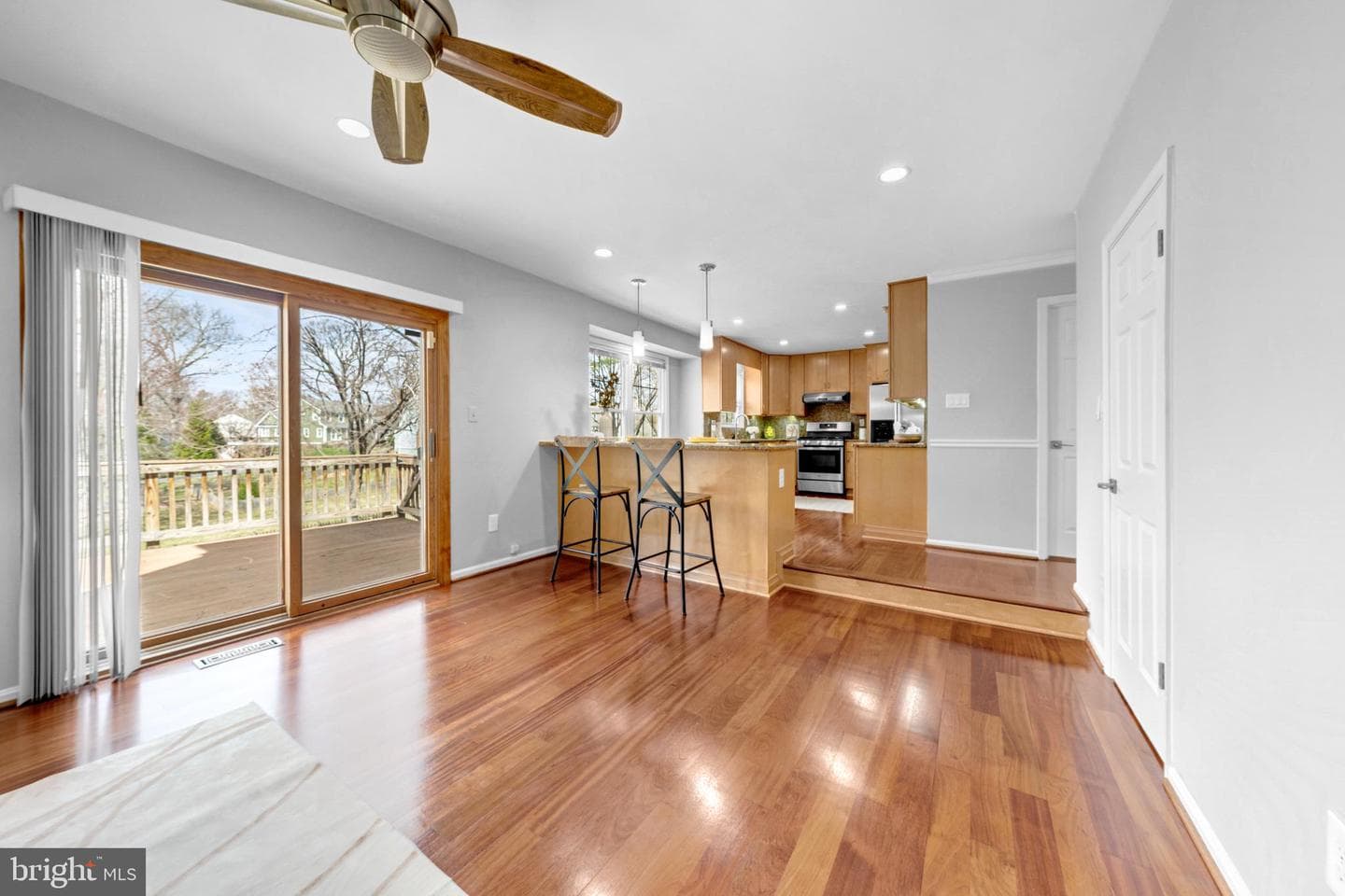 9359 Robnel Place photo 4