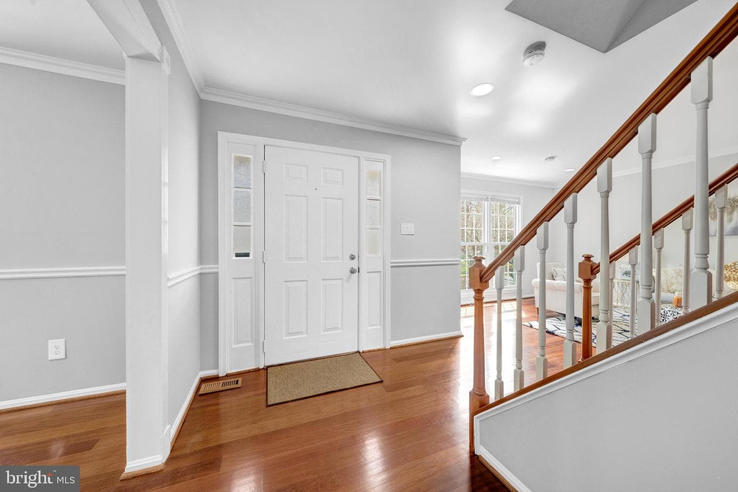 9359 Robnel Place photo 5