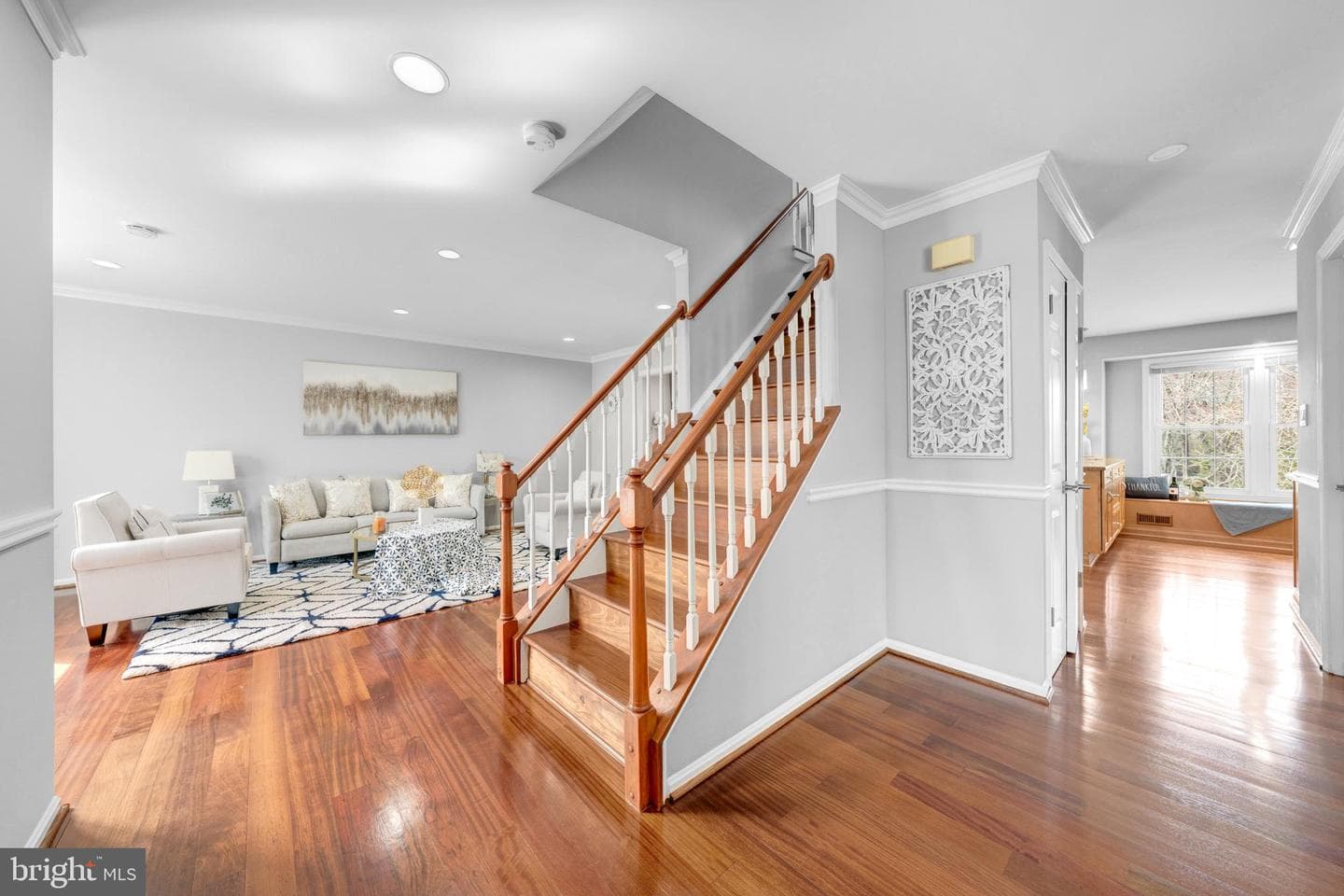 9359 Robnel Place photo 6