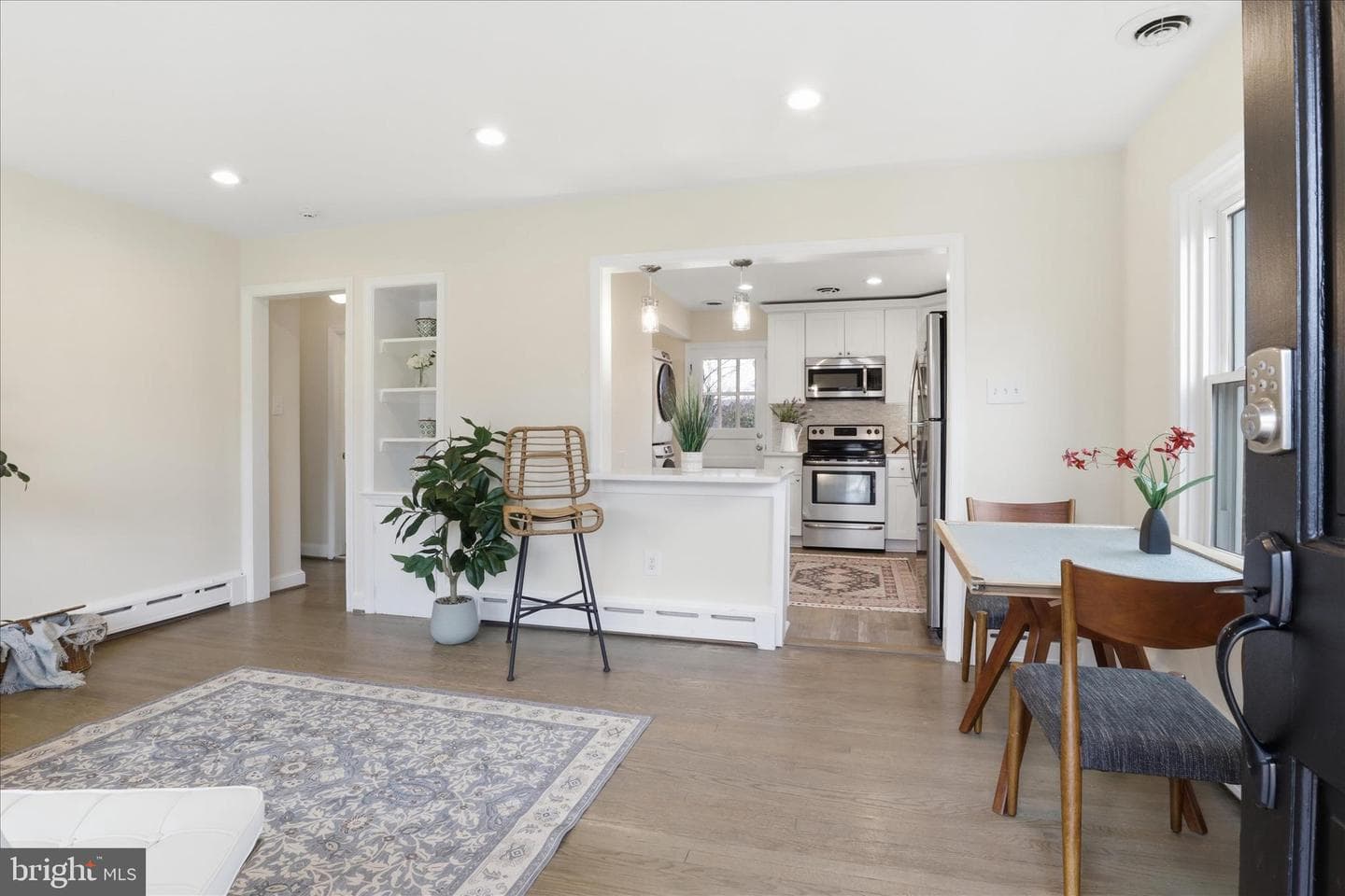3215 Memorial Street photo 4