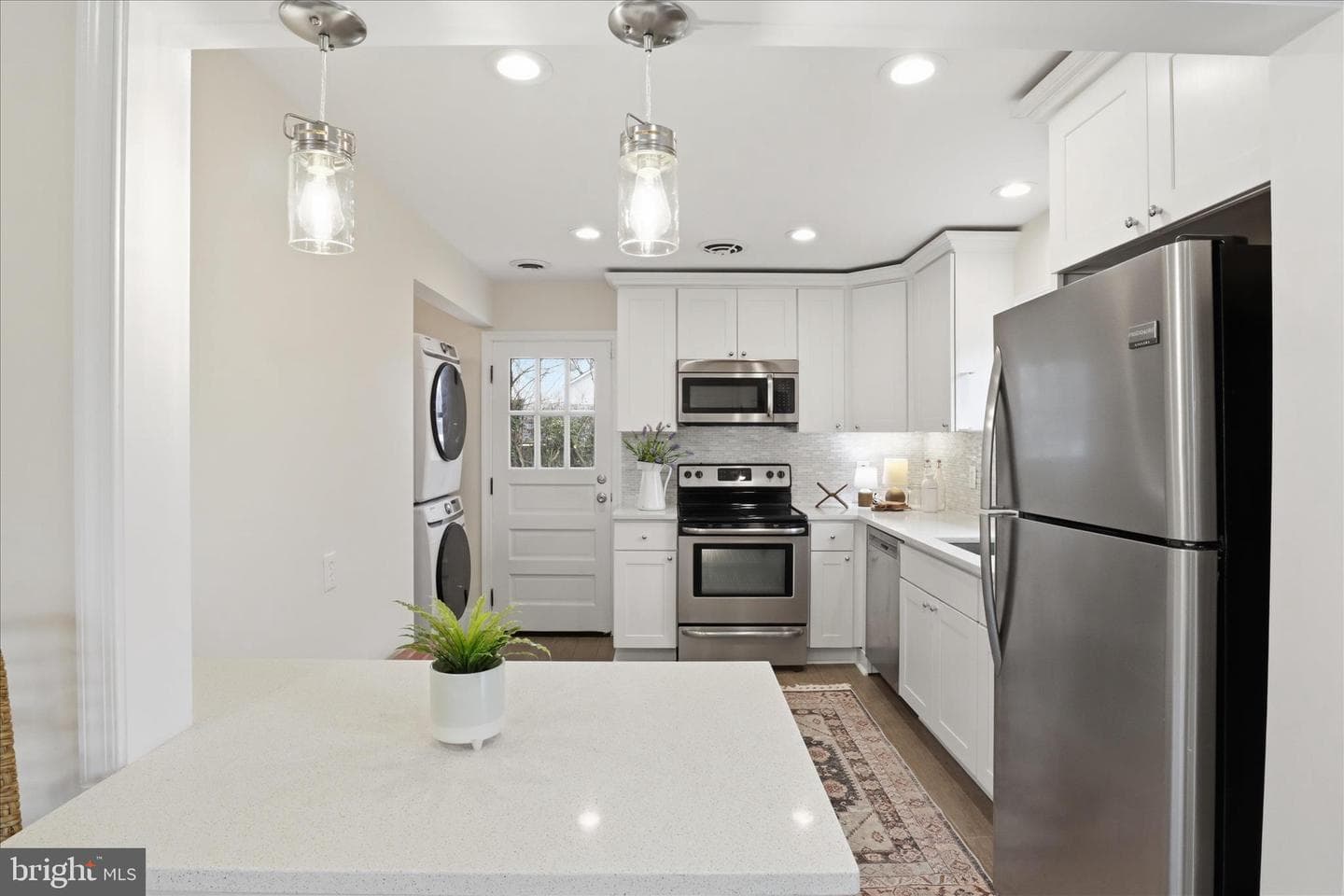 3215 Memorial Street photo 8