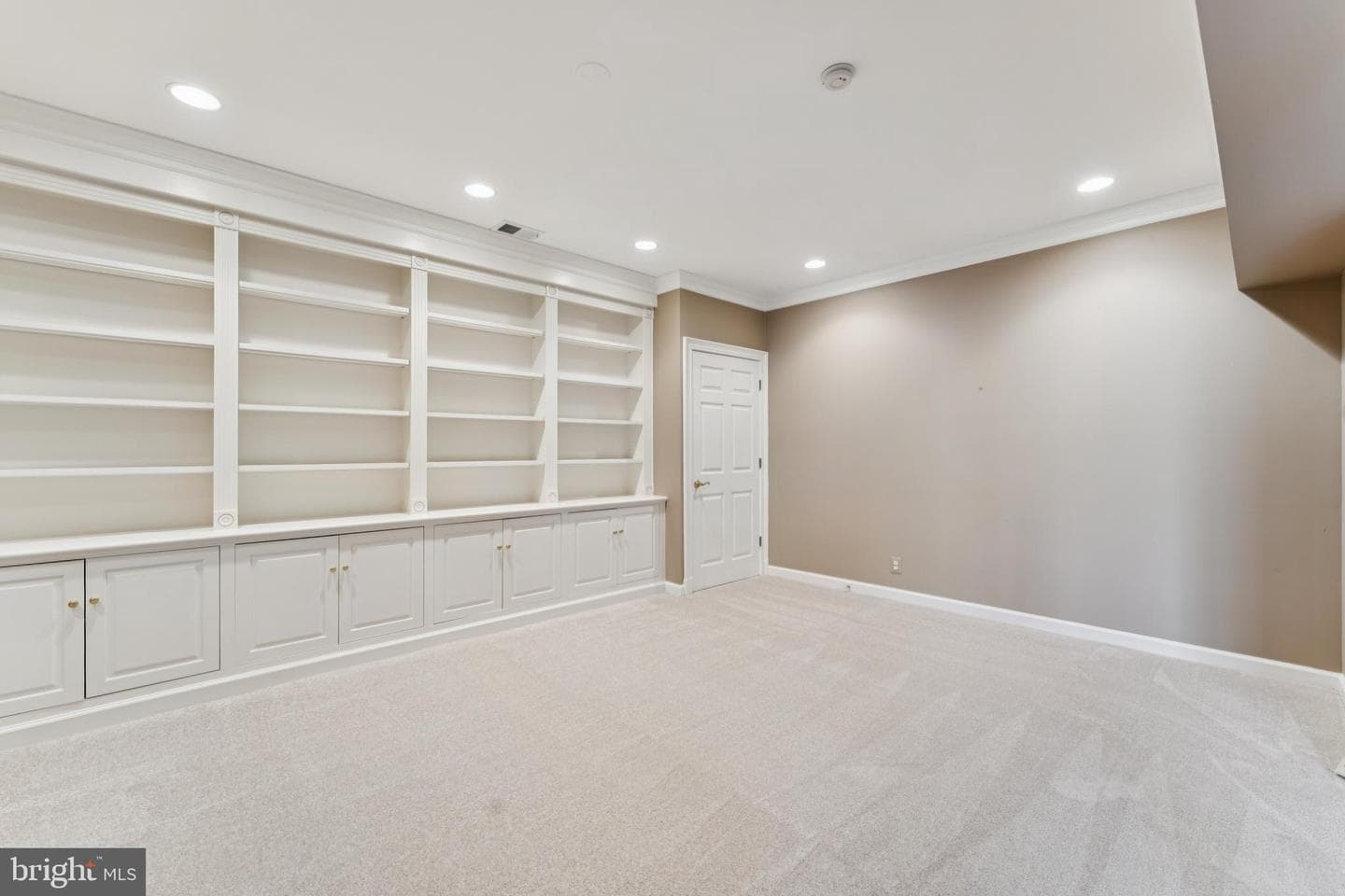 7700 Leeds Manor Court photo 35
