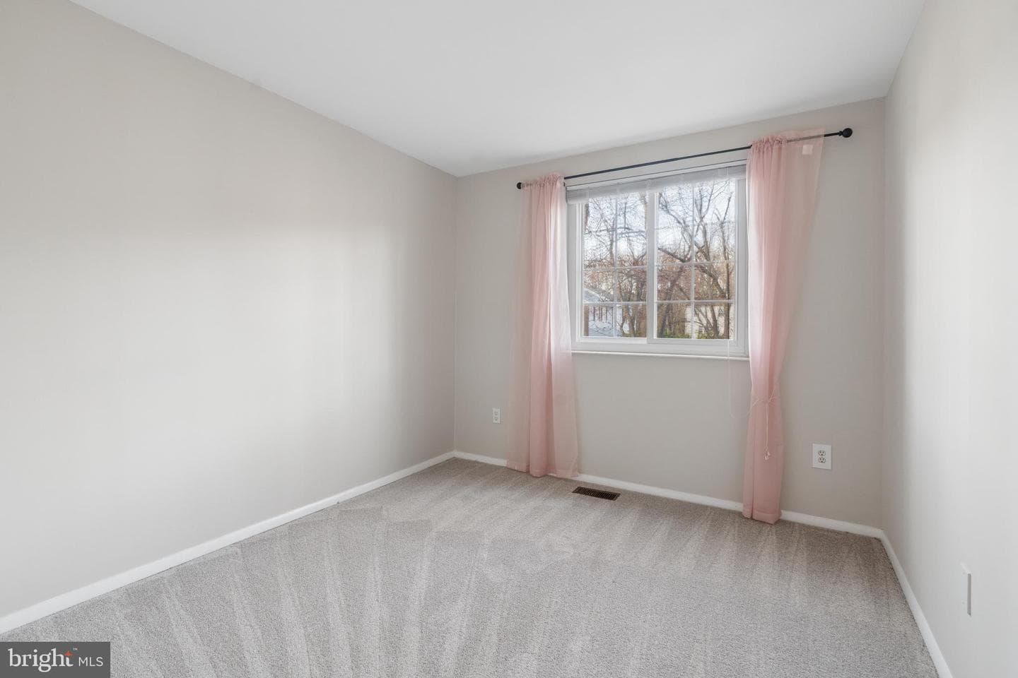 8213 Claremont Woods Drive photo 21