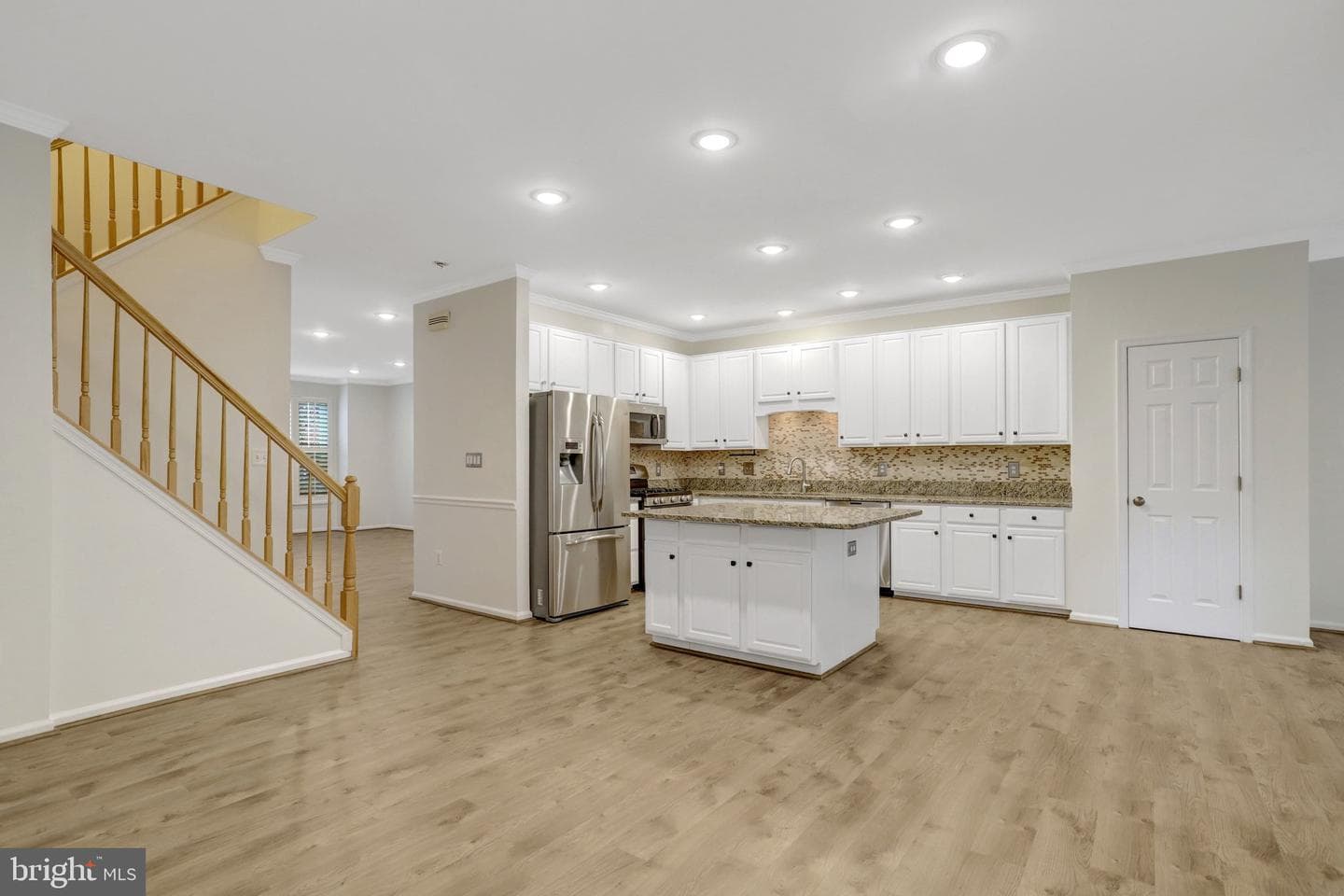 5282 Sandyford Street photo 10