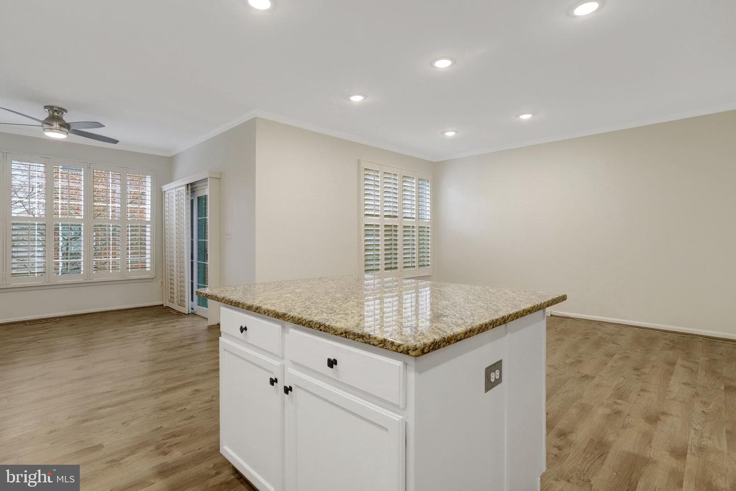 5282 Sandyford Street photo 17