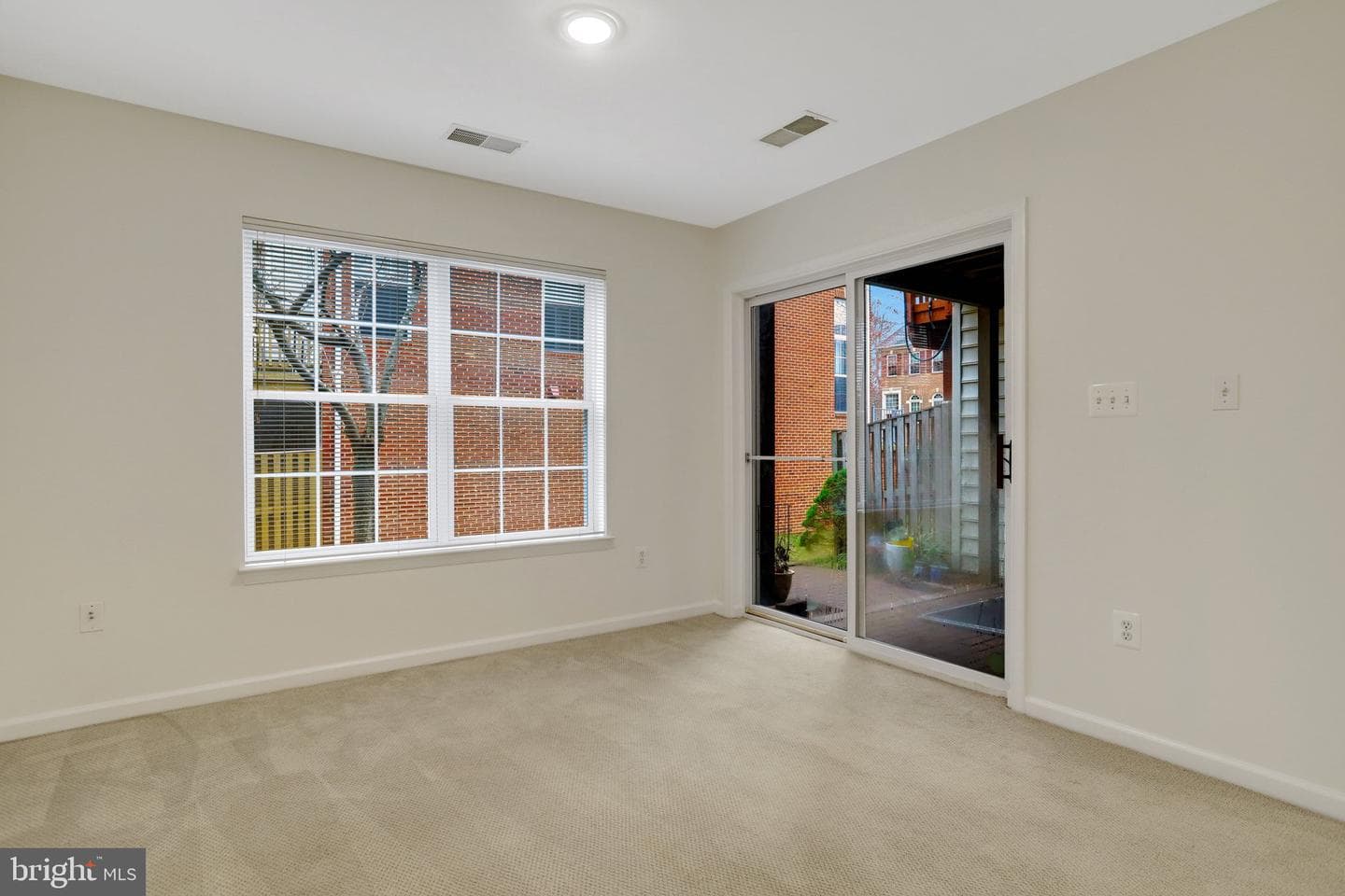 5282 Sandyford Street photo 18