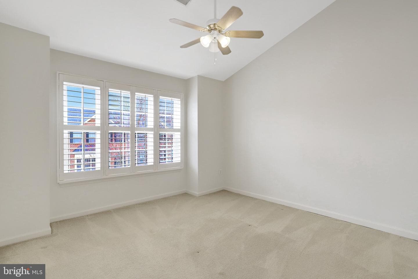 5282 Sandyford Street photo 27
