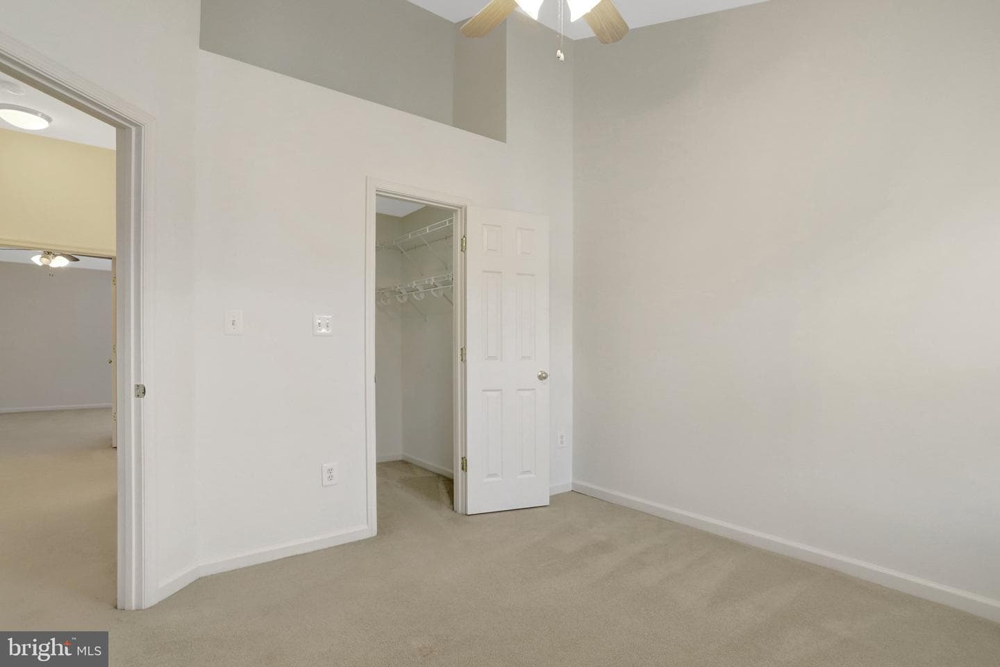 5282 Sandyford Street photo 34