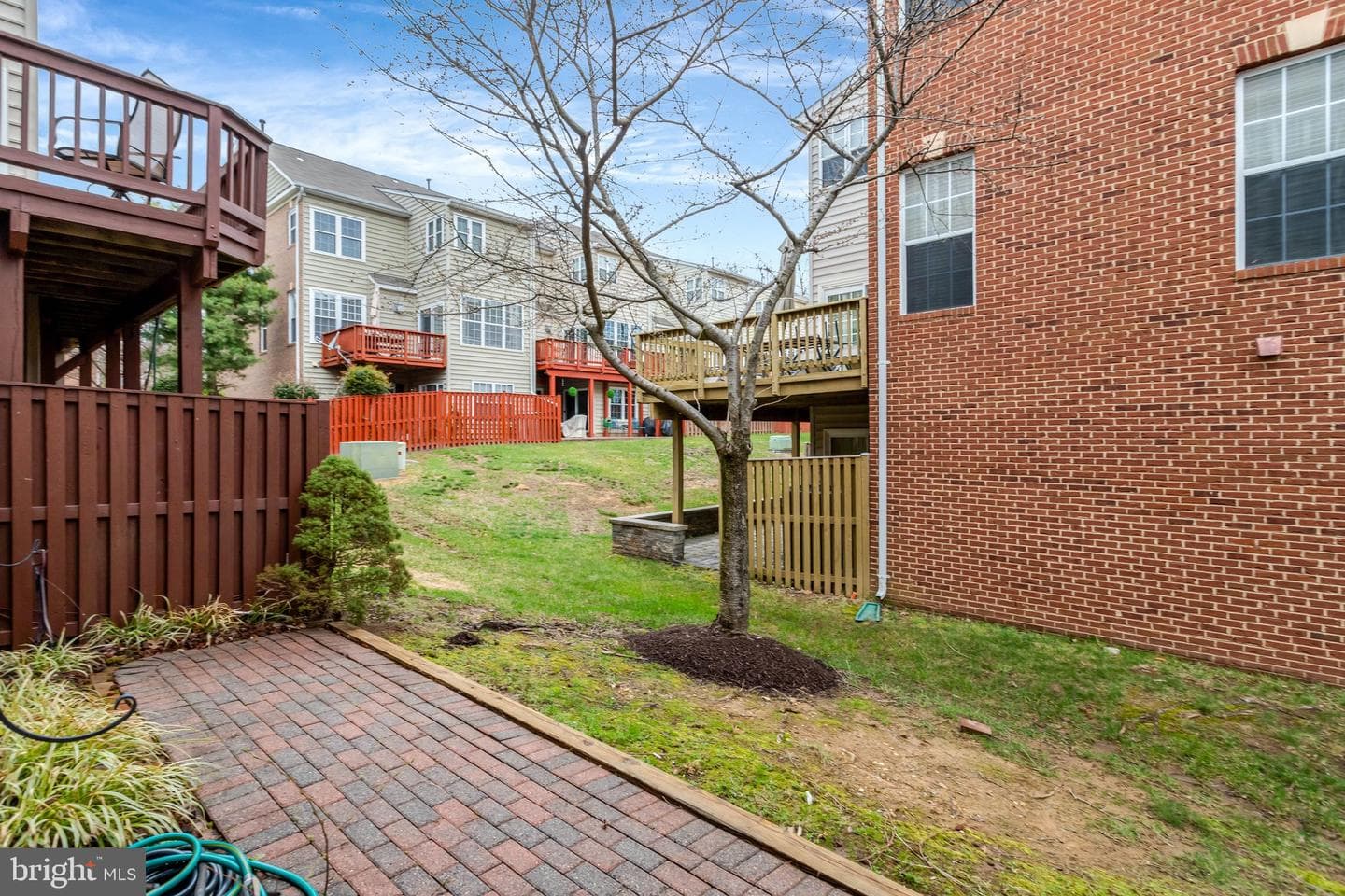 5282 Sandyford Street photo 54