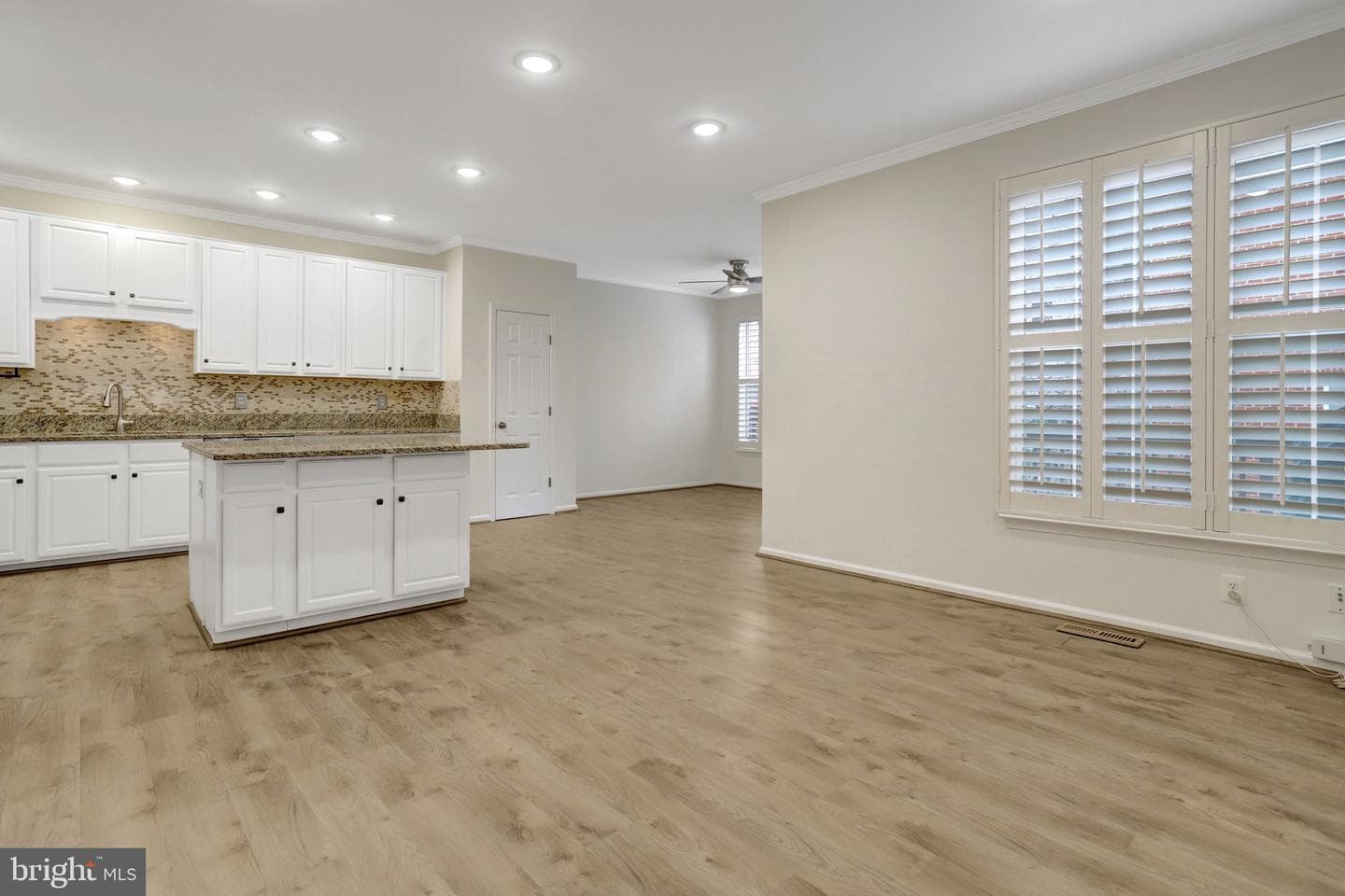 5282 Sandyford Street photo 9