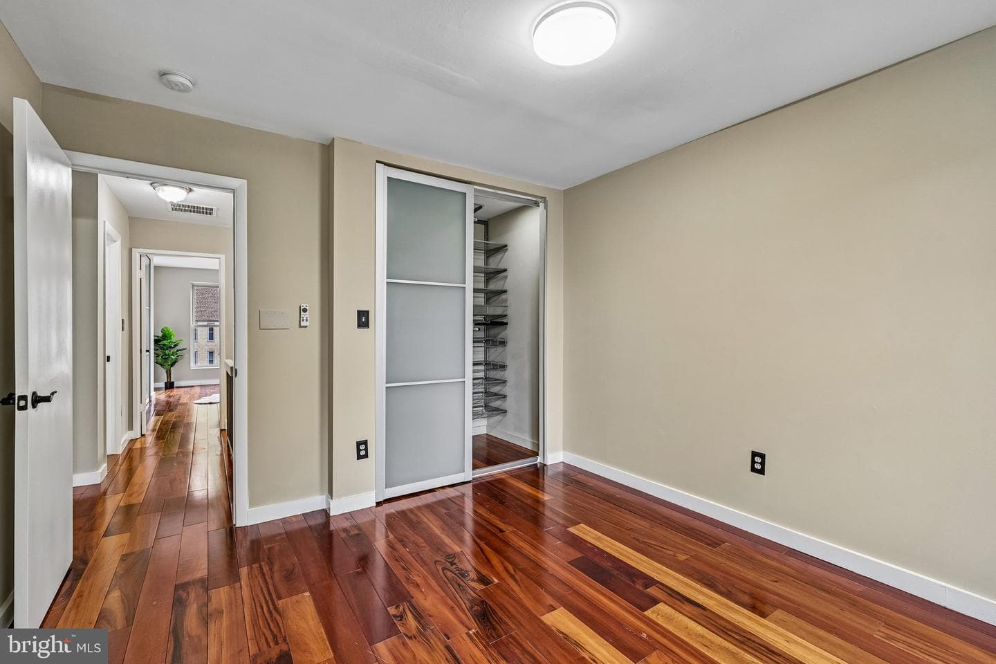1733 Cy Court photo 19