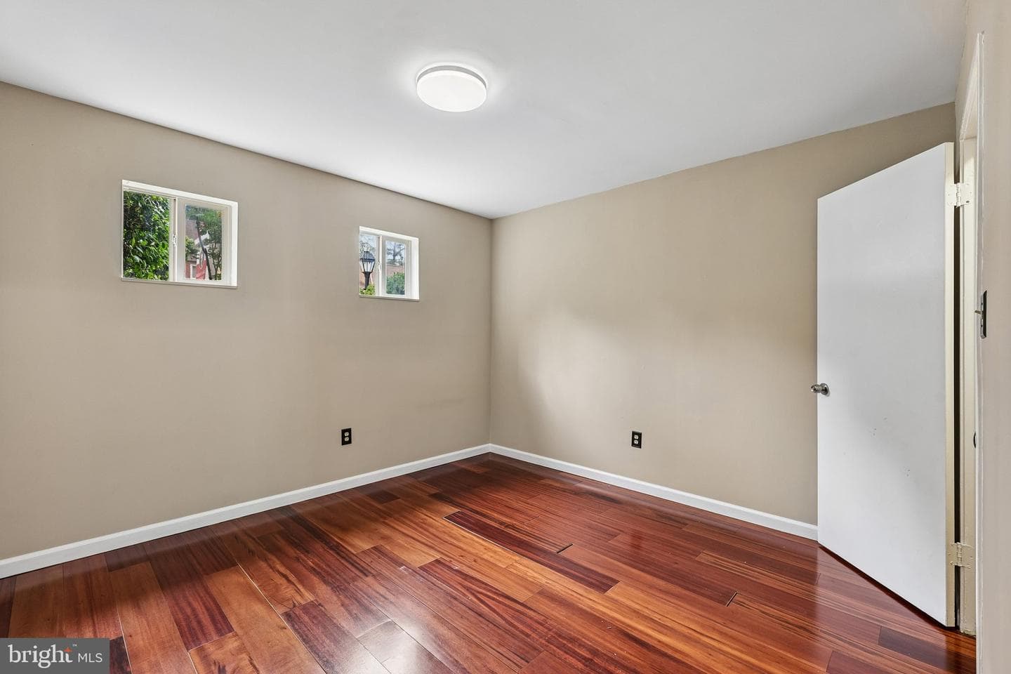 1733 Cy Court photo 28