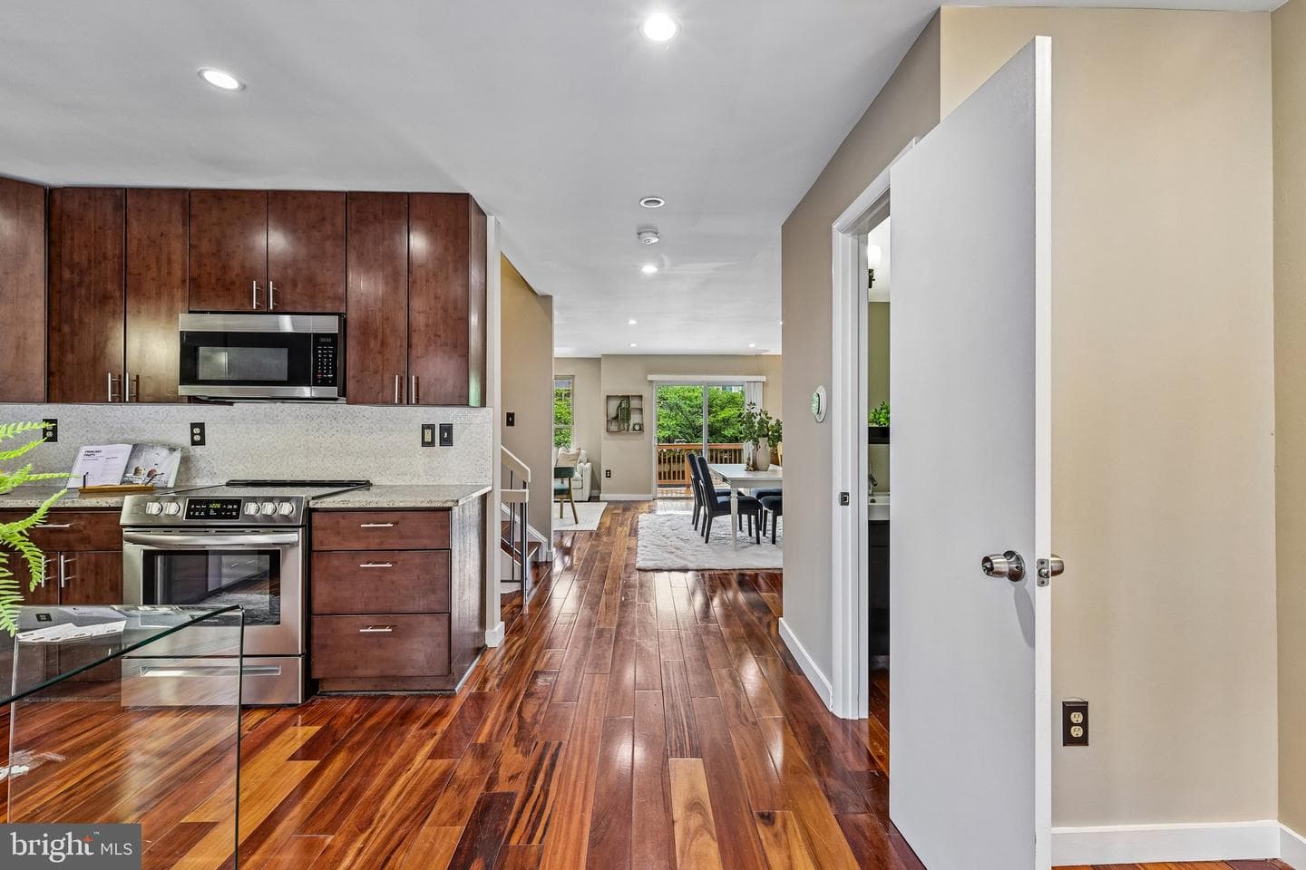 1733 Cy Court photo 5
