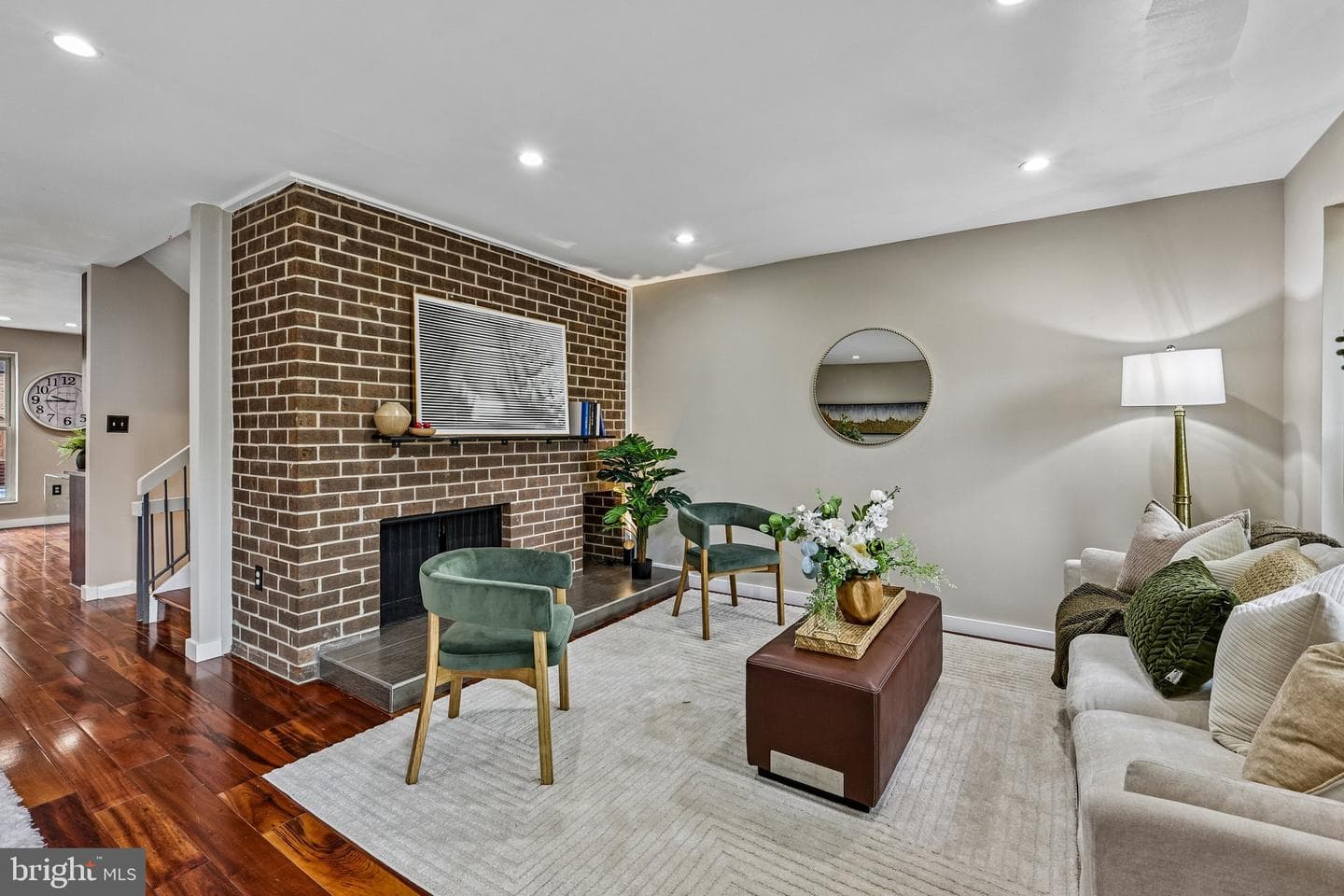 1733 Cy Court photo 8