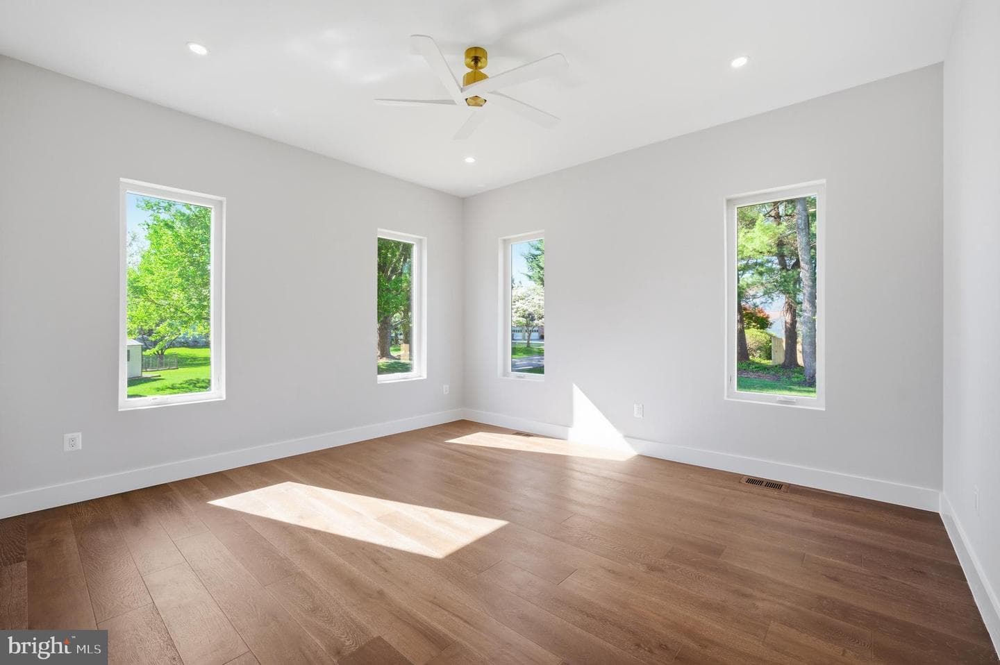 9420 Vernon Drive photo 34