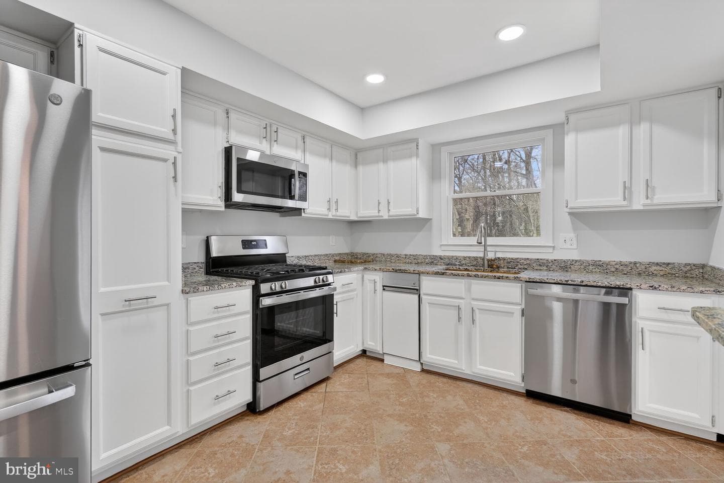 7108 Lake Cove Drive photo 8