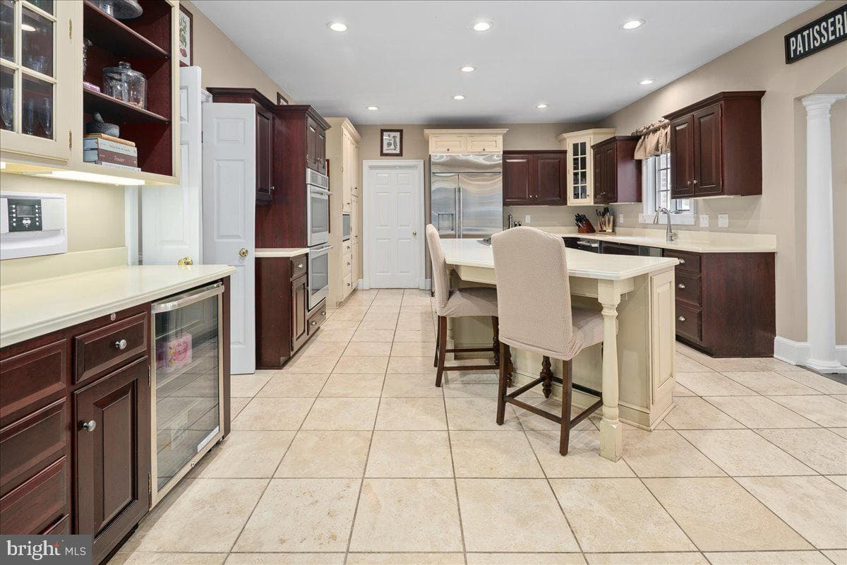 9498 Lynnhall Place photo 12
