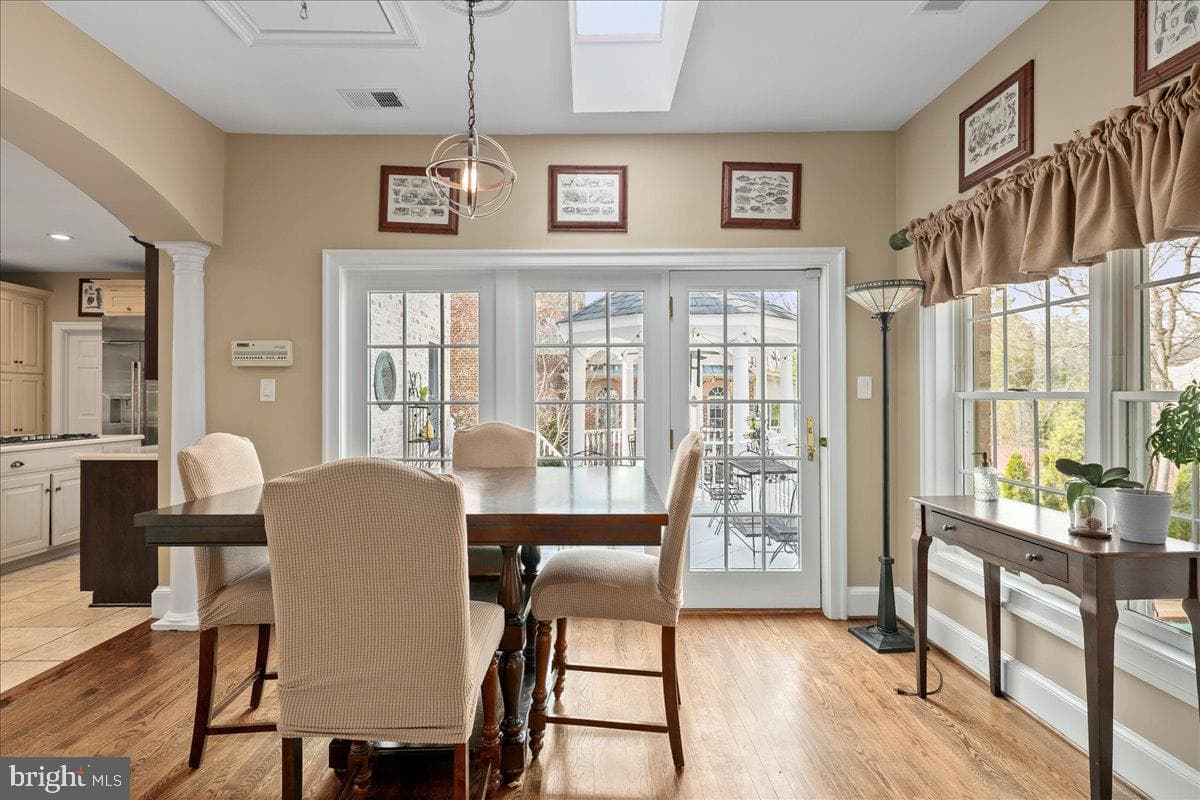 9498 Lynnhall Place photo 18