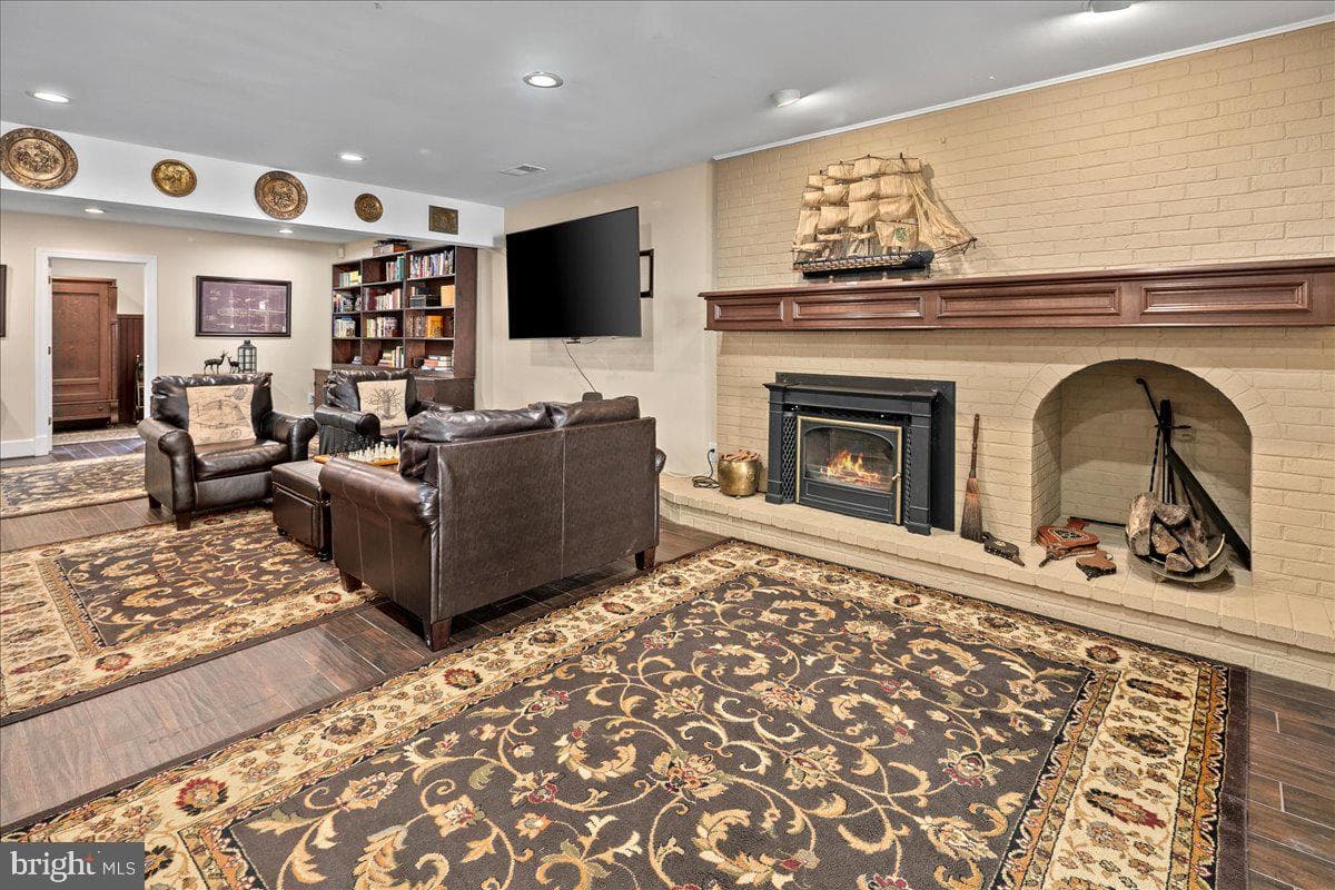 9498 Lynnhall Place photo 59