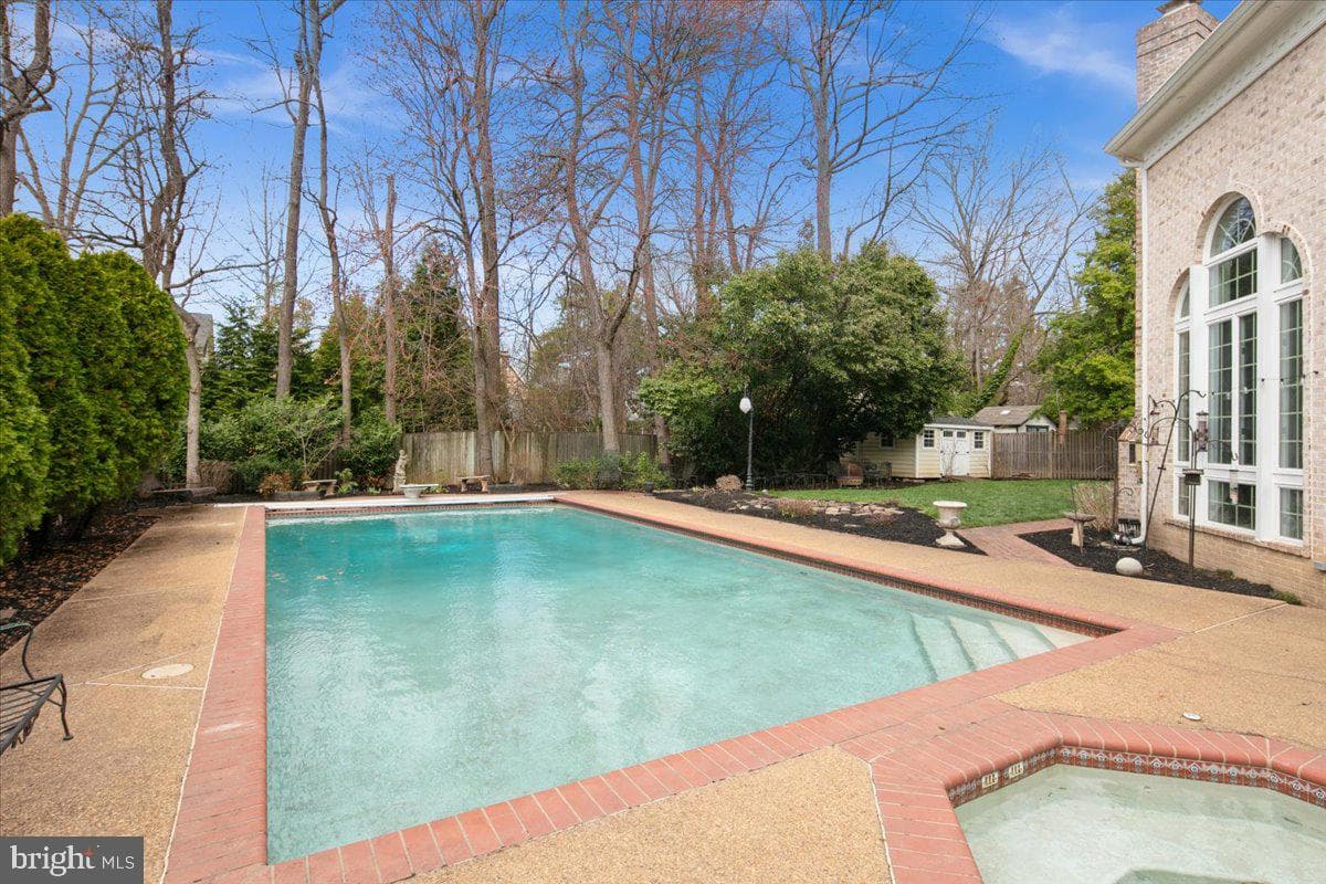 9498 Lynnhall Place photo 71