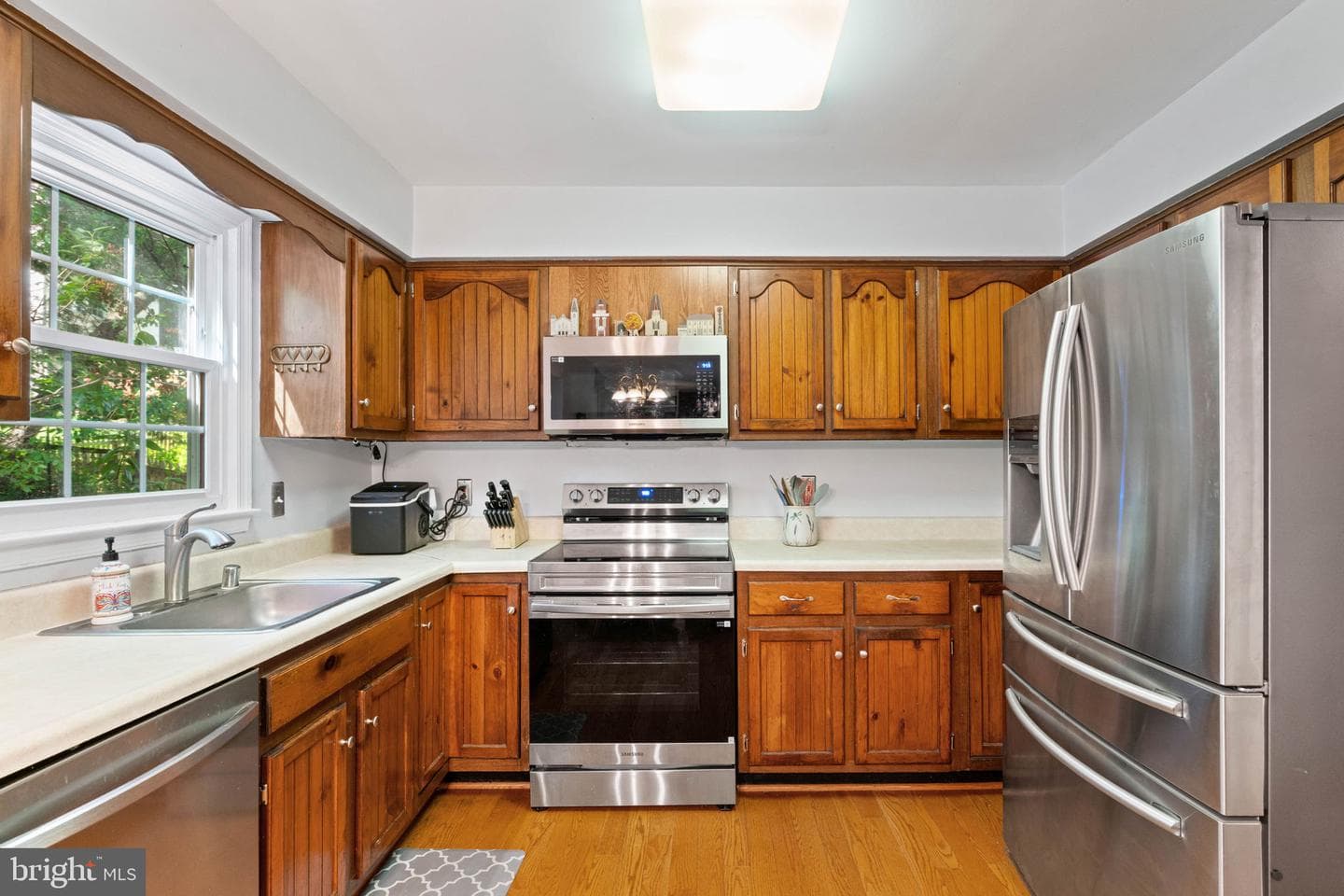 9833 Natick Road photo 13
