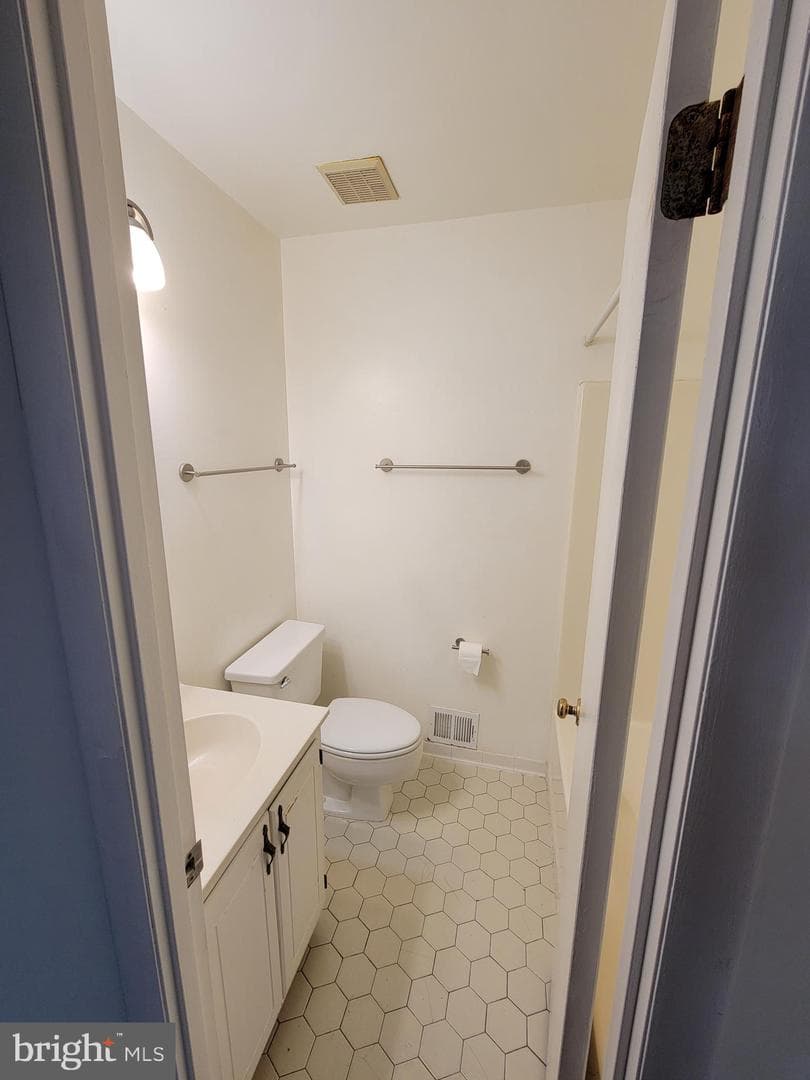 3853 Steppes Court #3853-B photo 6